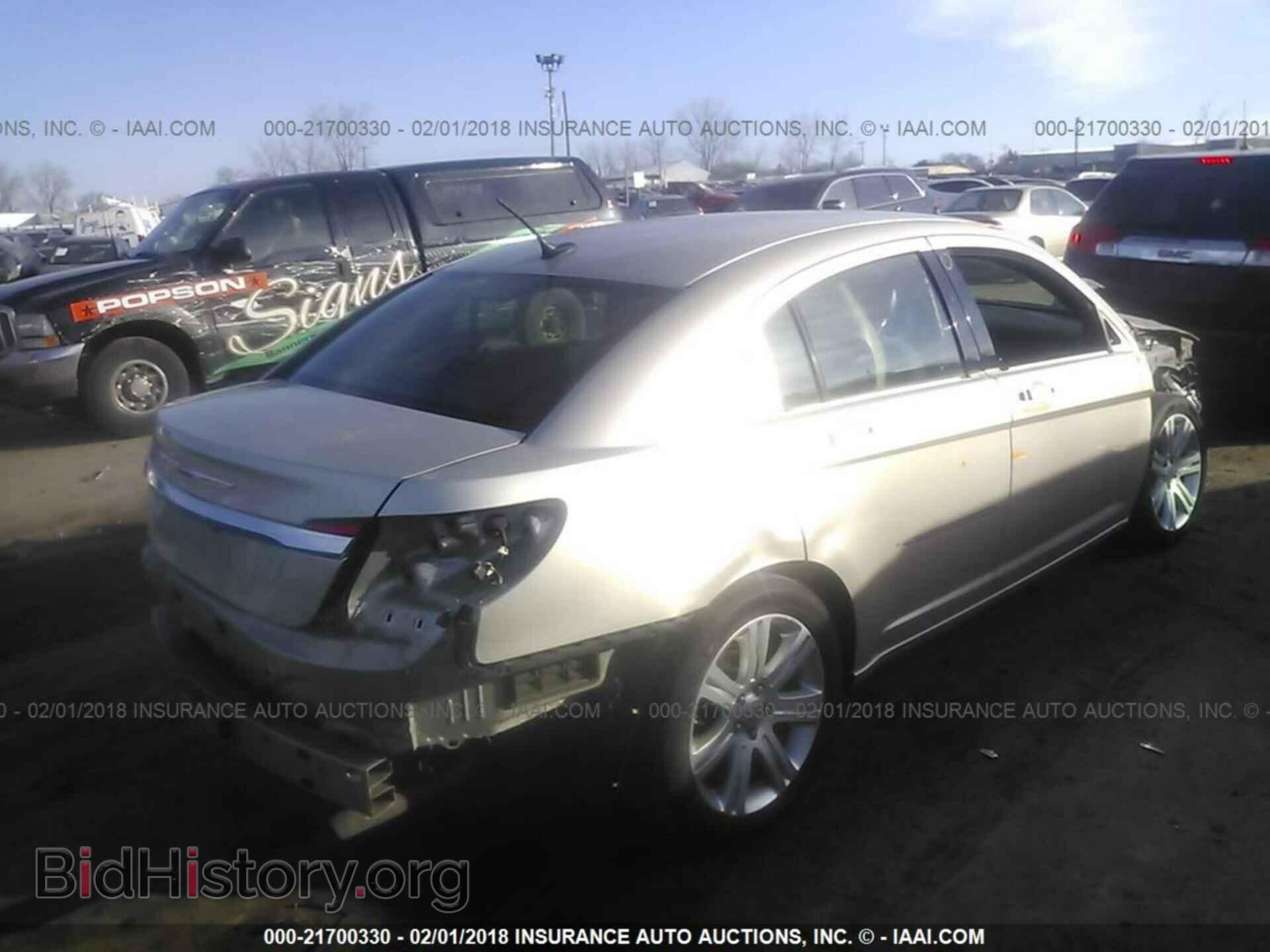 2013 Chrysler 200 - VIN: 1C3CCBBB7DN656207 - Photo 4