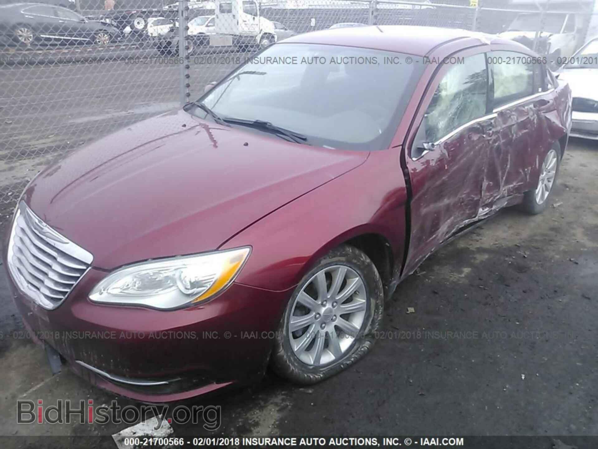 2013 Chrysler 200 - VIN: 1C3CCBBB5DN743605 - Photo 2