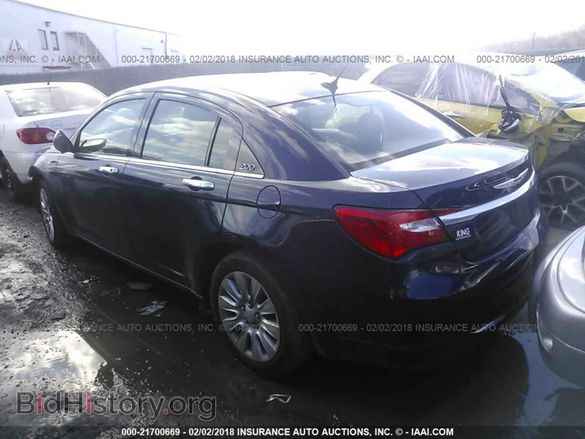 2014 Chrysler 200 - VIN: 1C3CCBAB3EN121720 - Фото 3