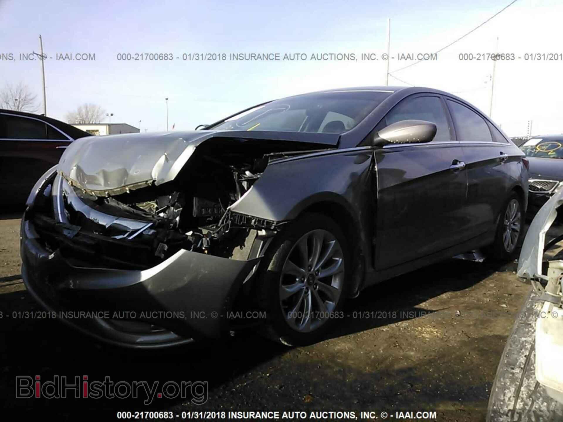 2012 Hyundai Sonata - VIN: 5NPEC4ACXCH474879 - Photo 2