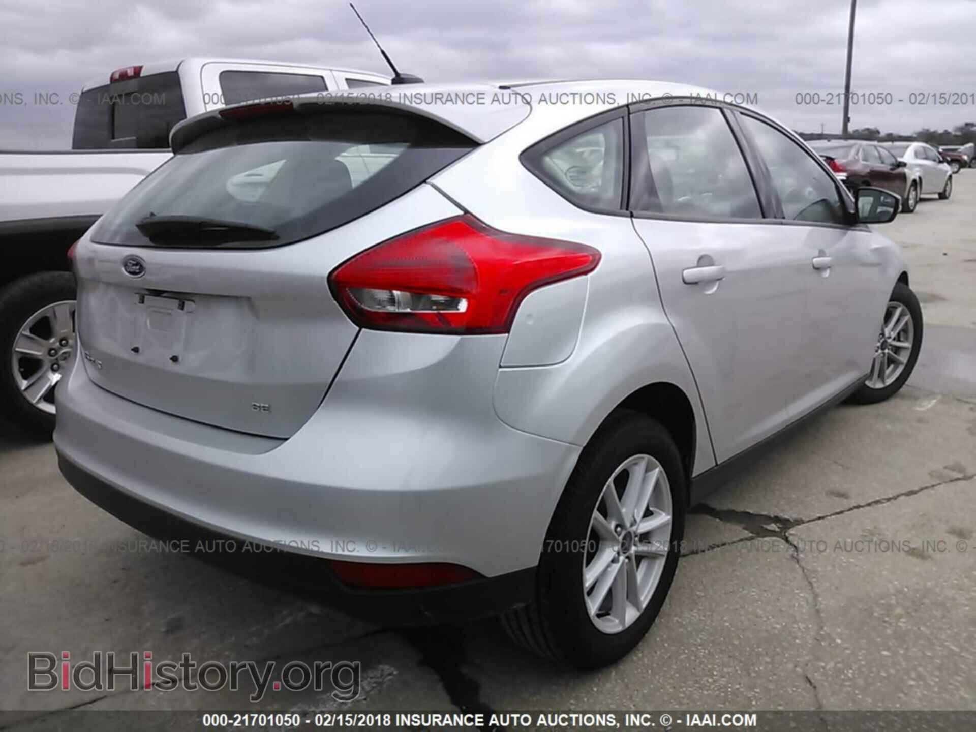 2017 Ford Focus - VIN: 1FADP3K20HL259374 - Photo 4