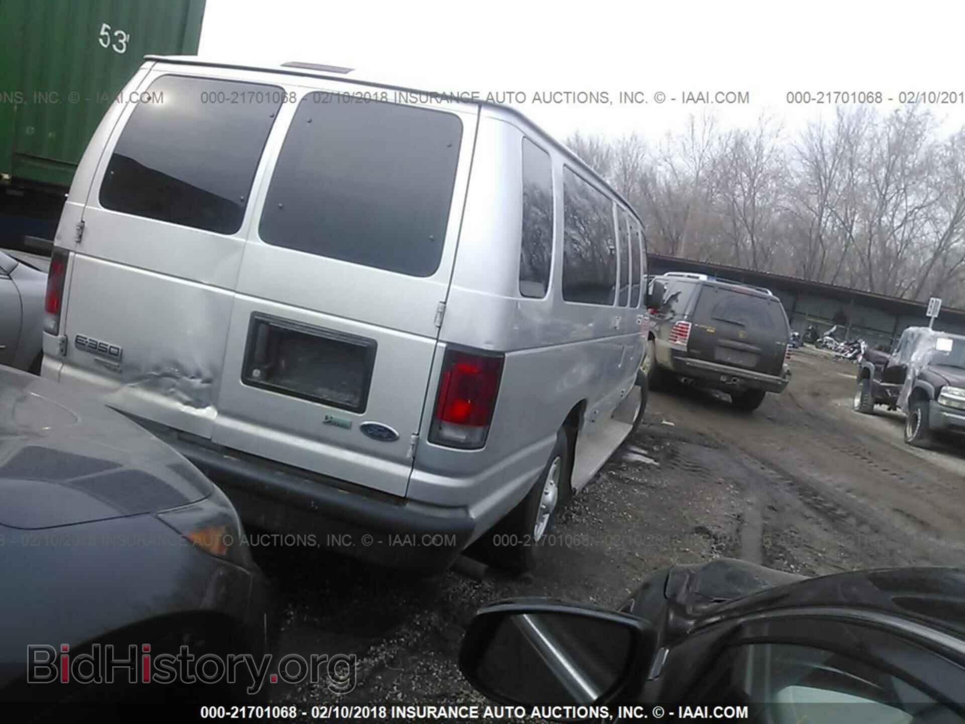 2011 Ford Econoline - VIN: 1FBSS3BL1BDA94871 - Photo 4