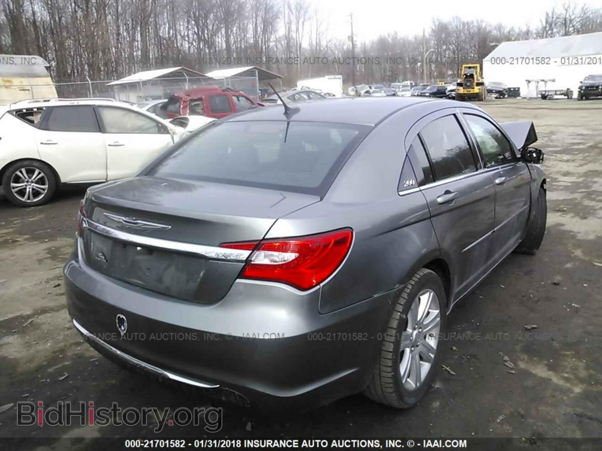 2013 Chrysler 200 - VIN: 1C3CCBBB3DN732229 - Photo 4