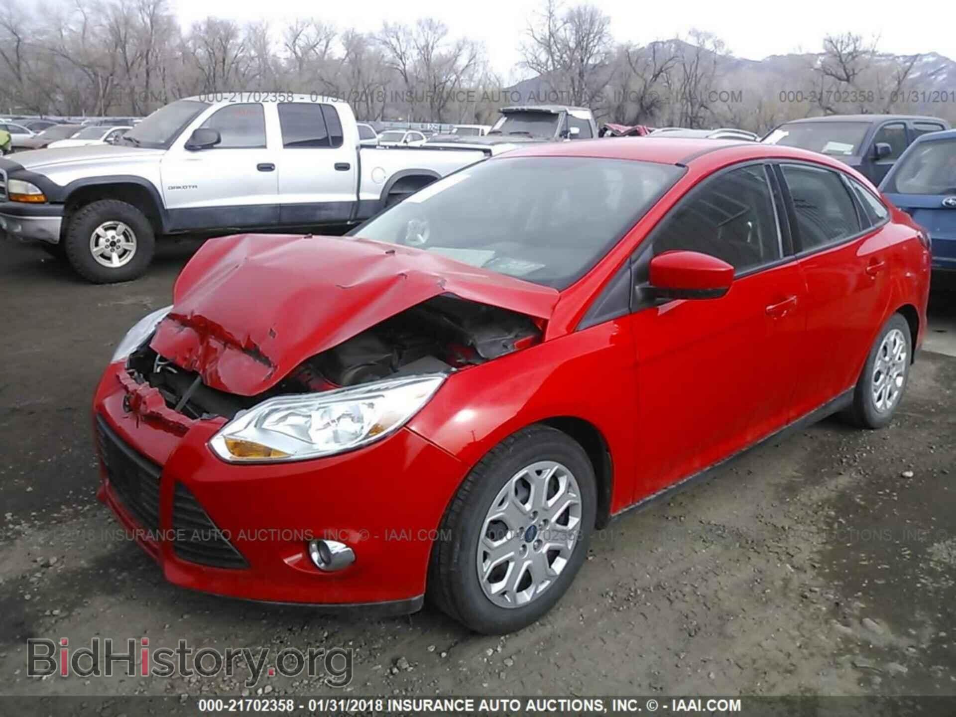 2012 Ford Focus - VIN: 1FAHP3F27CL176173 - Photo 2