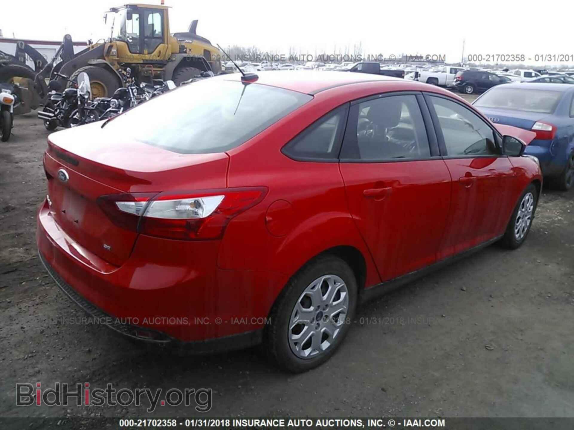 2012 Ford Focus - VIN: 1FAHP3F27CL176173 - Photo 4