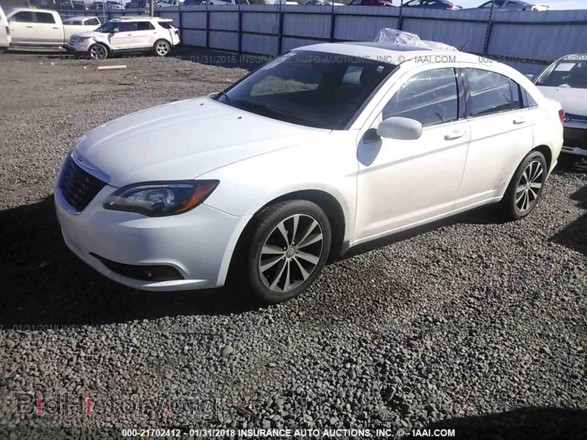 2013 Chrysler 200 - VIN: 1C3CCBBB9DN600205 - Photo 2