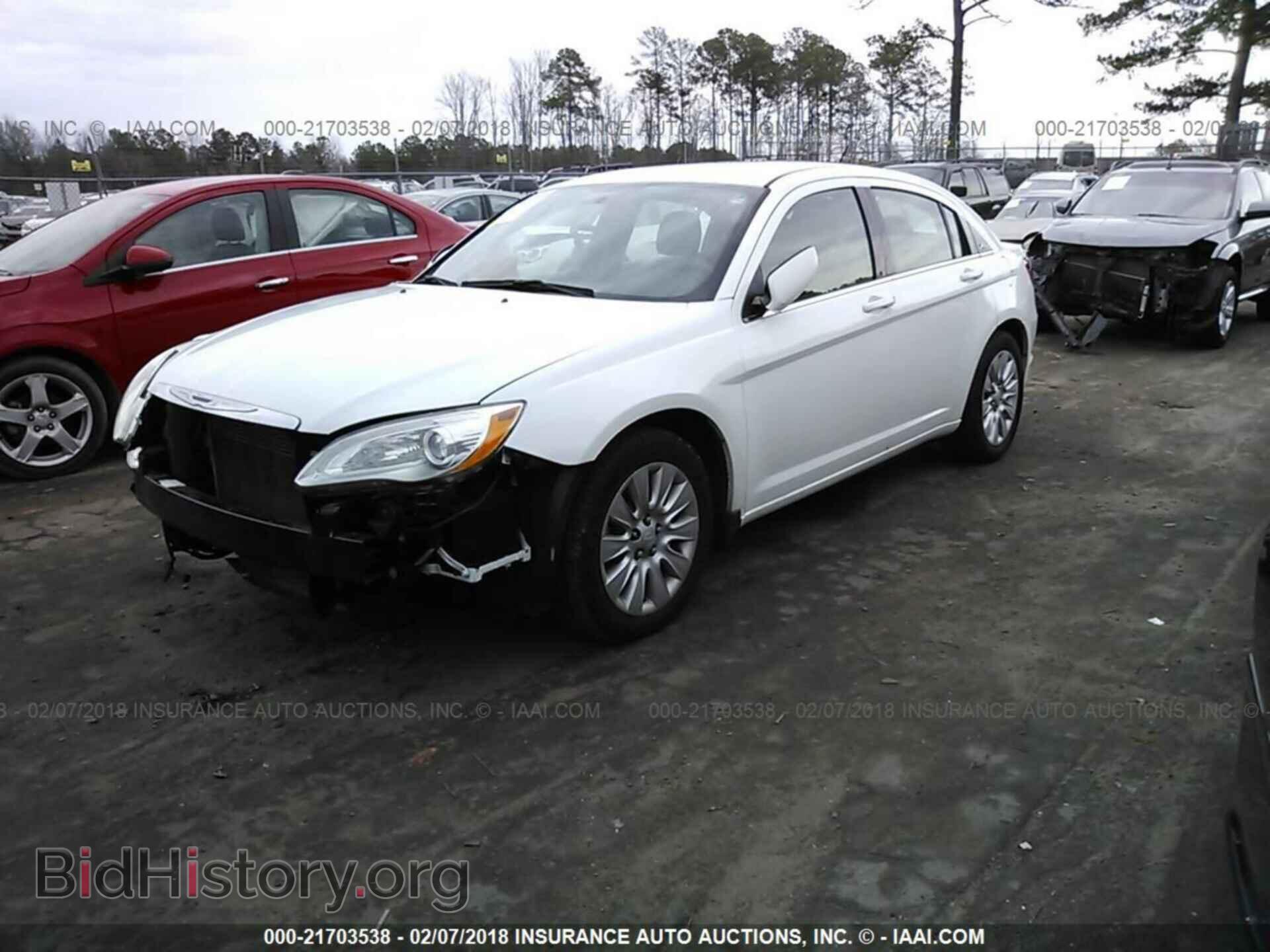 2013 Chrysler 200 - VIN: 1C3CCBAB8DN674006 - Photo 2
