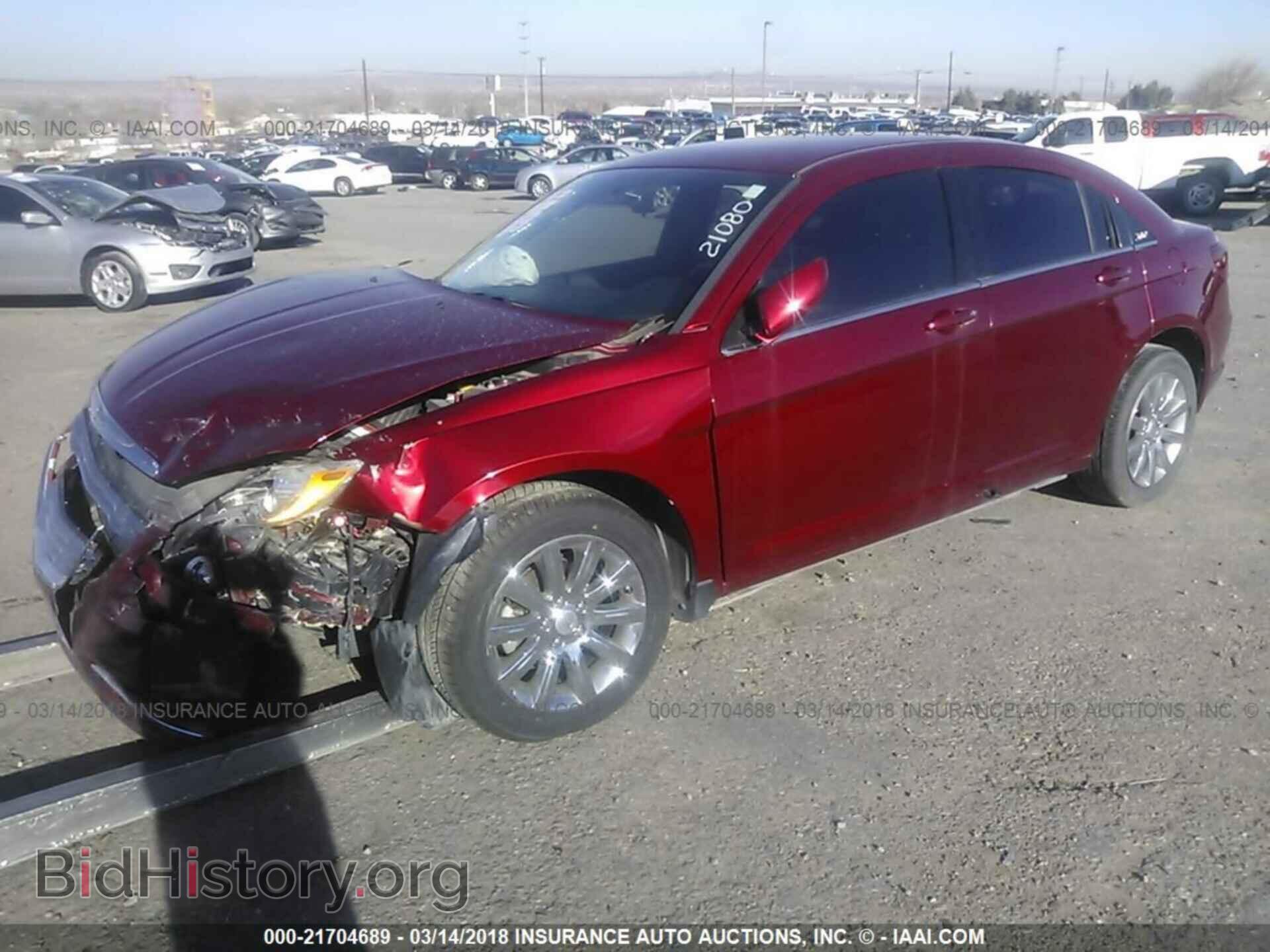 2013 Chrysler 200 - VIN: 1C3CCBBB7DN654537 - Фото 2