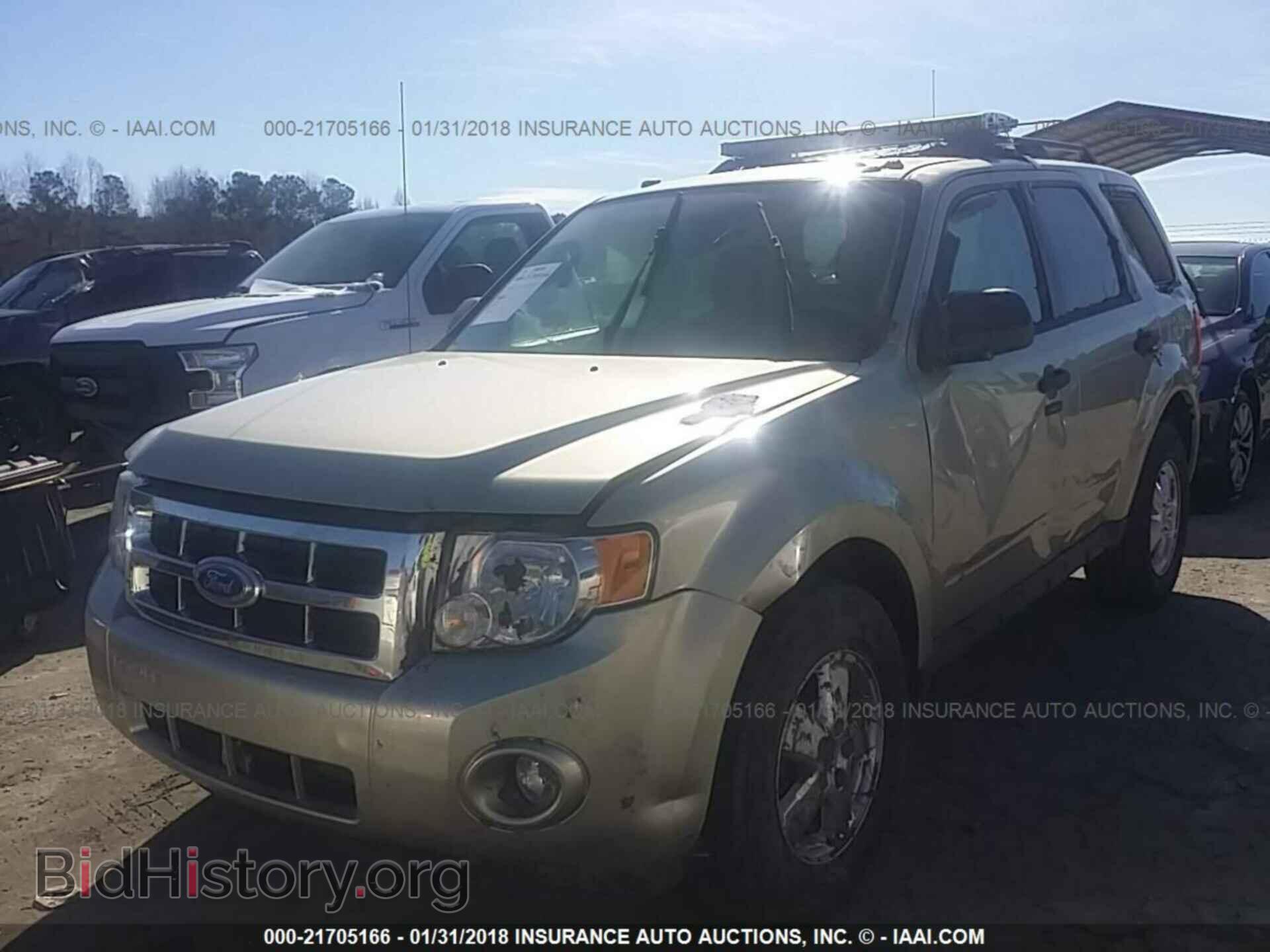 2011 Ford Escape - VIN: 1FMCU0D76BKC16169 - Photo 2