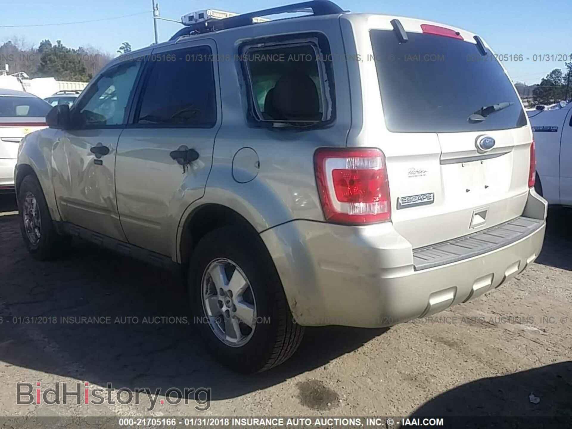 2011 Ford Escape - VIN: 1FMCU0D76BKC16169 - Photo 3