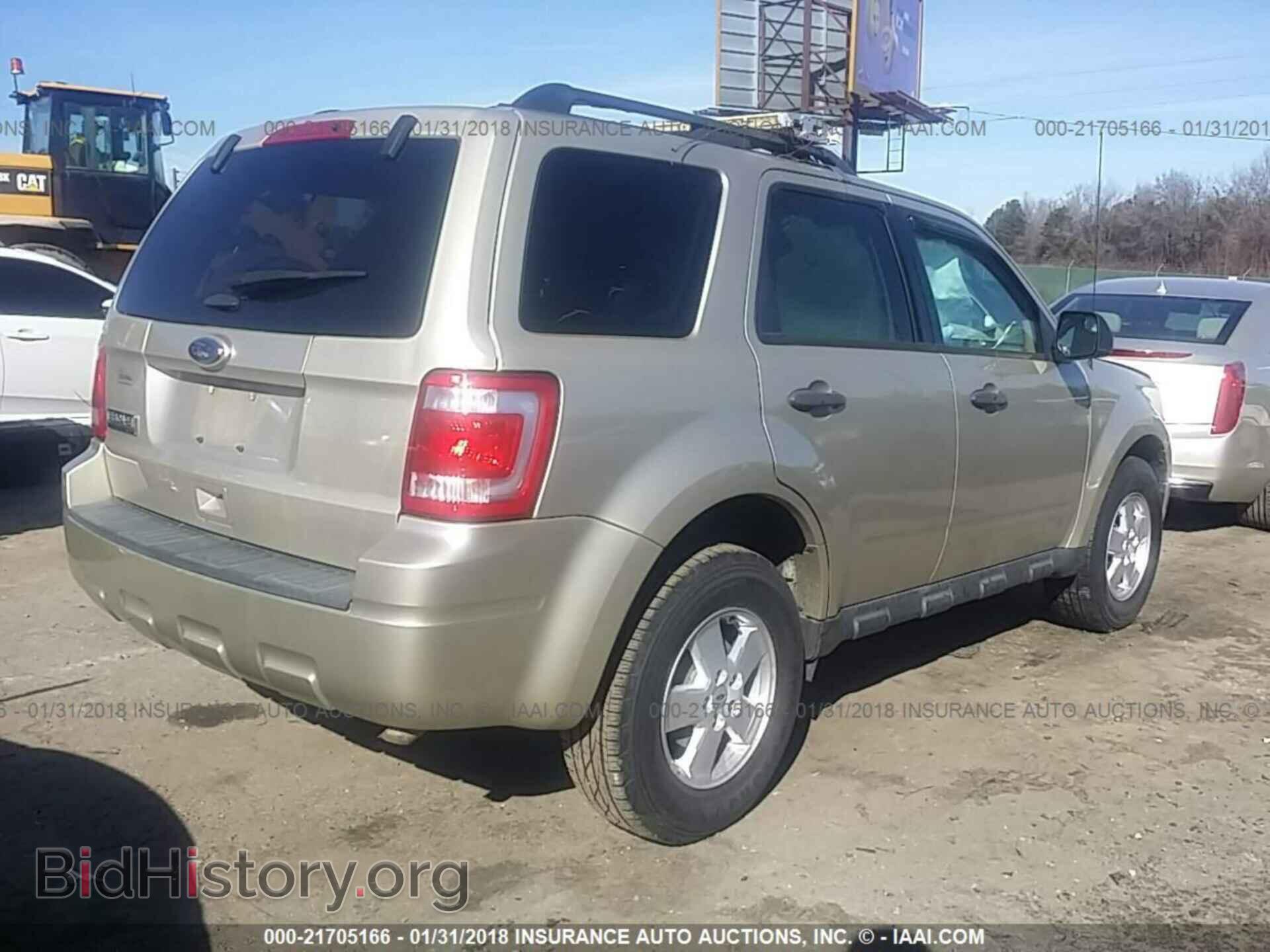 2011 Ford Escape - VIN: 1FMCU0D76BKC16169 - Photo 4