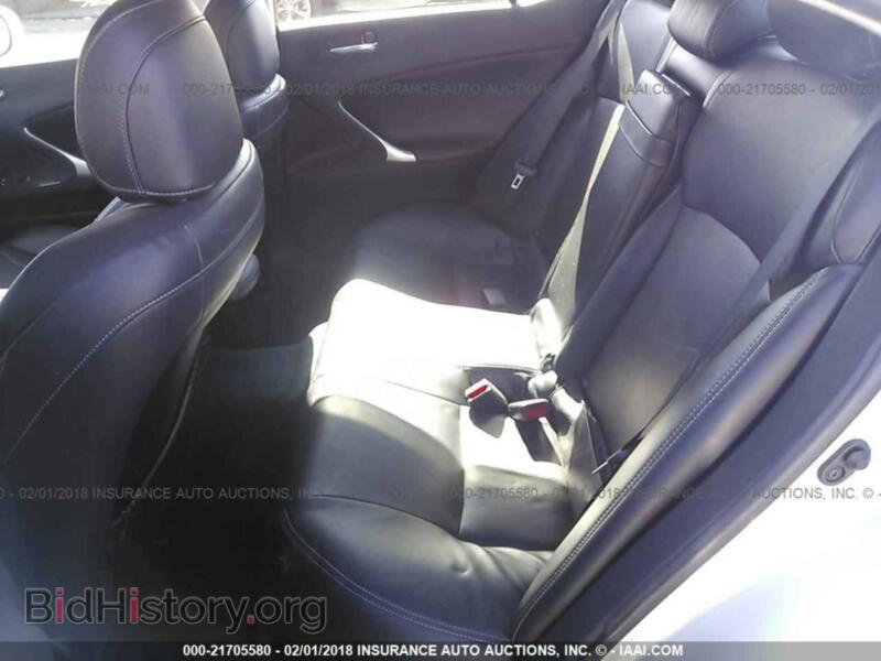 2011 Lexus IS (VIN JTHBF5C24B2100612) — photo 8 of 10