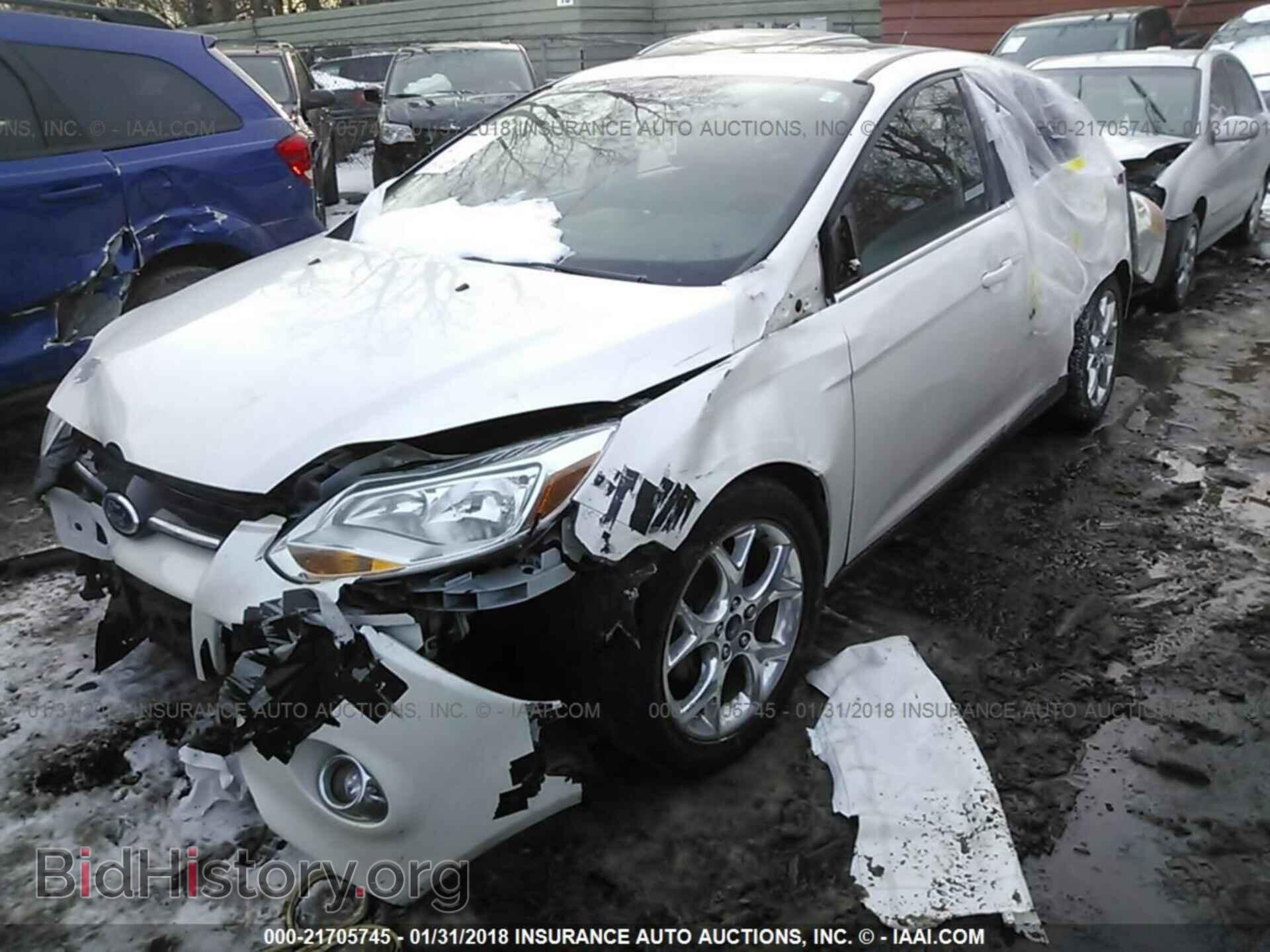 2012 Ford Focus - VIN: 1FAHP3M23CL475663 - Photo 2