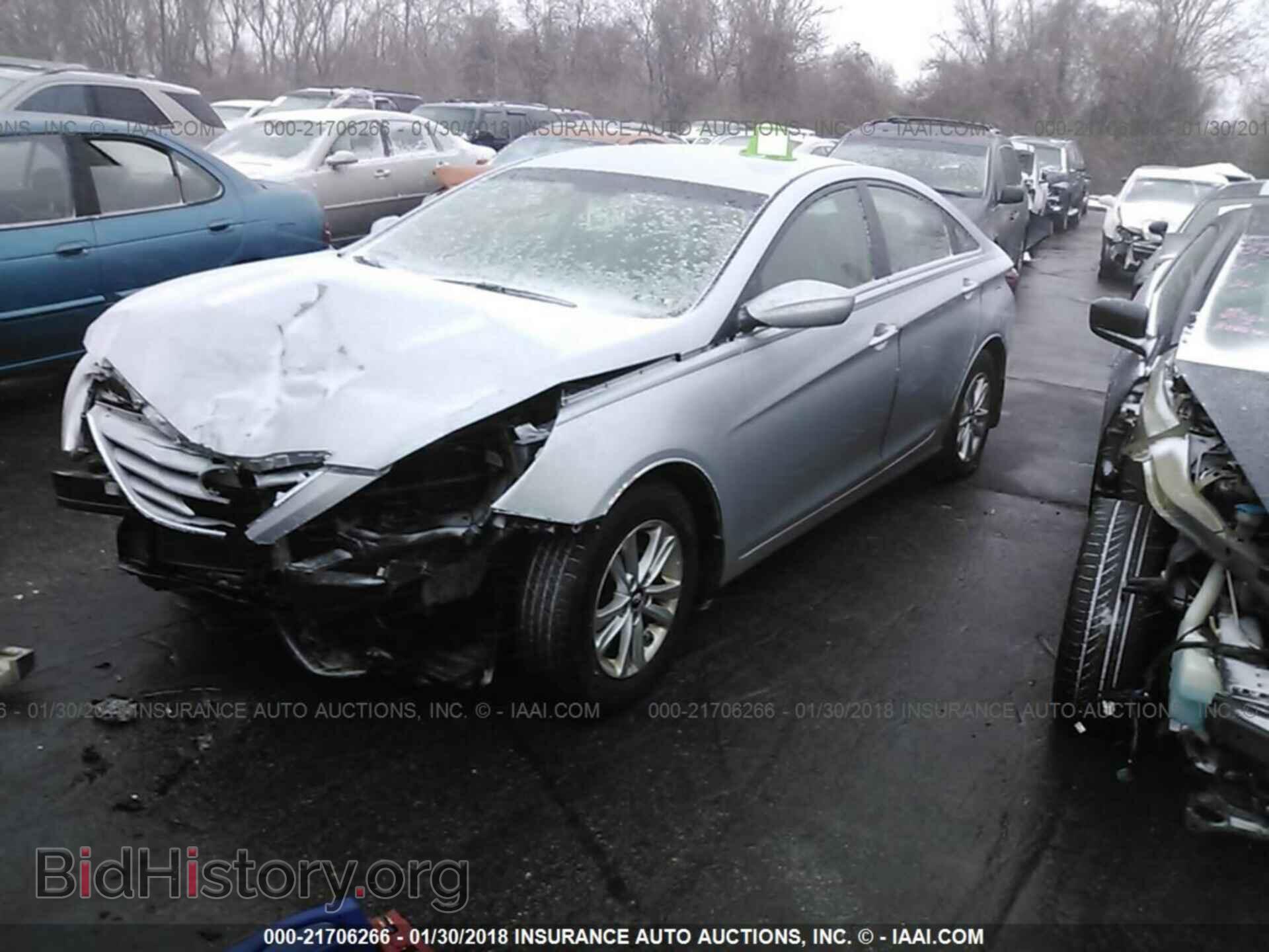 2012 Hyundai Sonata - VIN: 5NPEB4AC9CH452911 - Photo 2