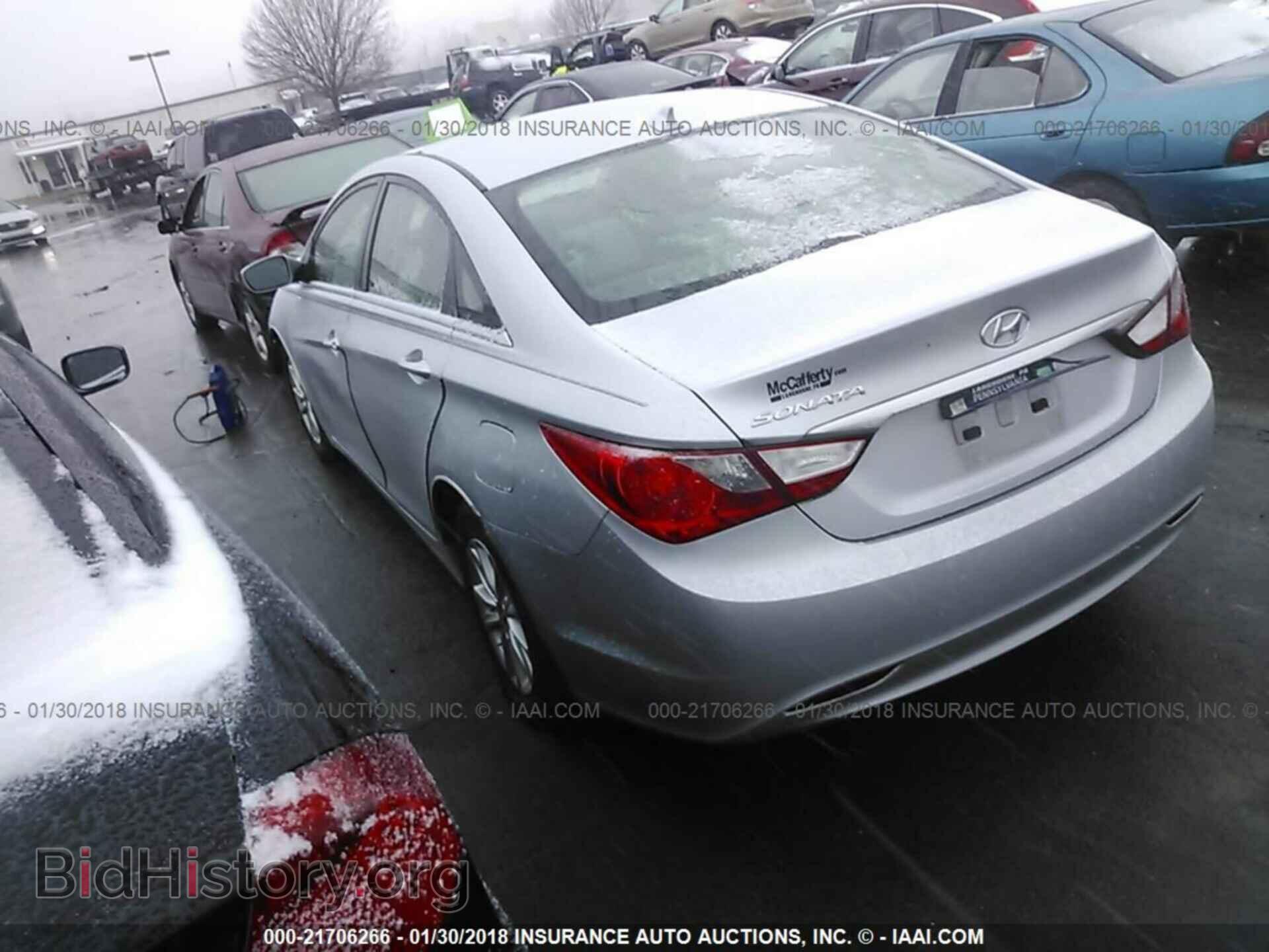 2012 Hyundai Sonata - VIN: 5NPEB4AC9CH452911 - Photo 3