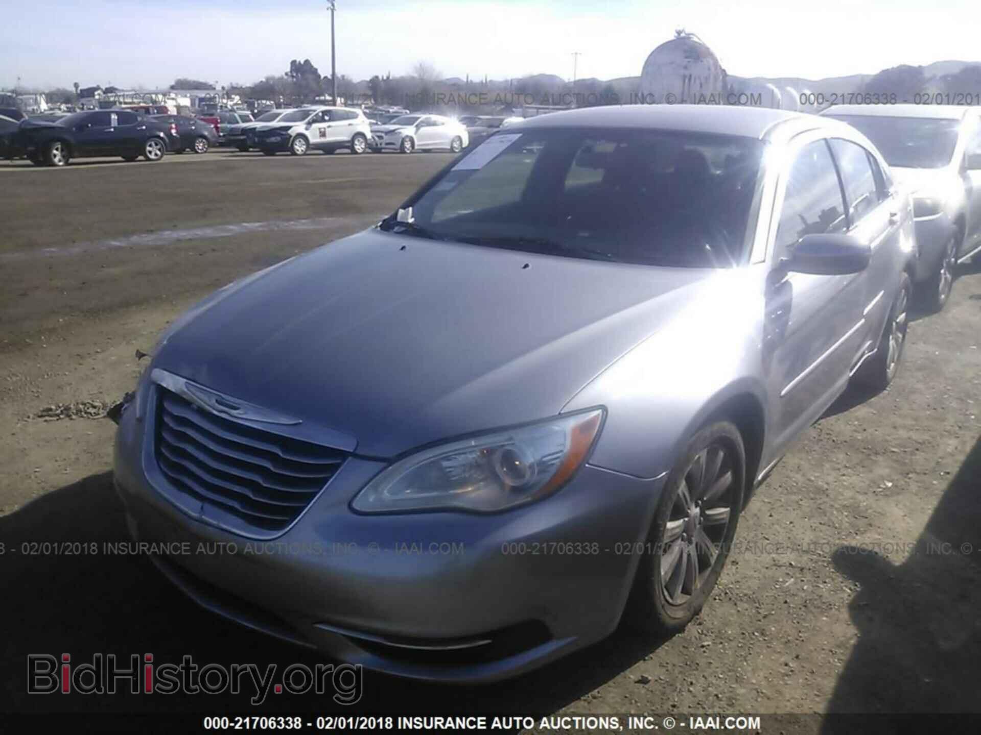 2013 Chrysler 200 - VIN: 1C3CCBBB6DN639799 - Photo 2