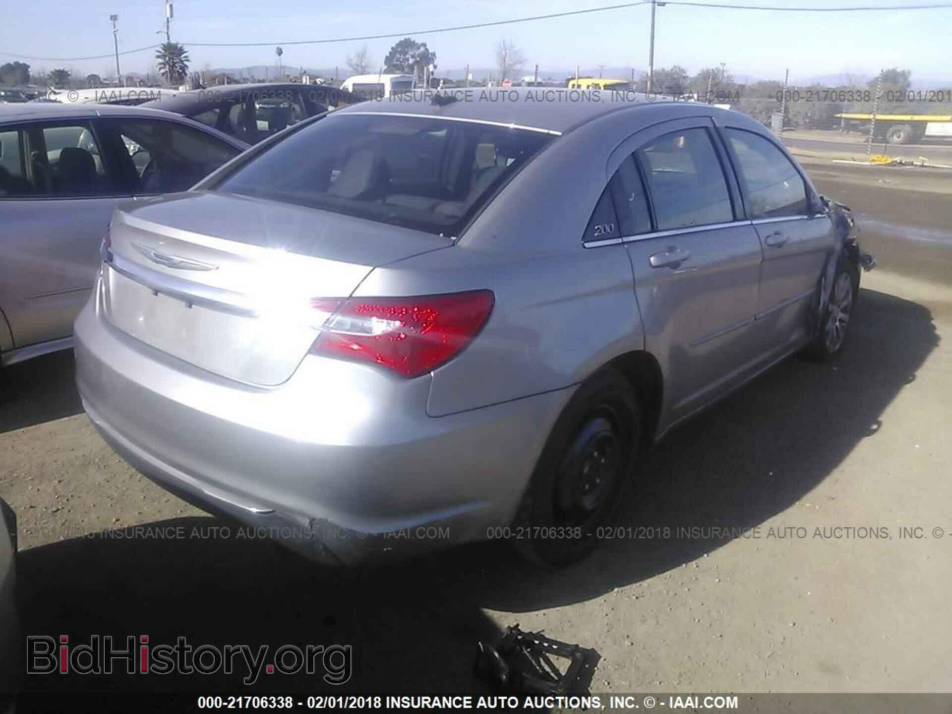 2013 Chrysler 200 - VIN: 1C3CCBBB6DN639799 - Photo 4