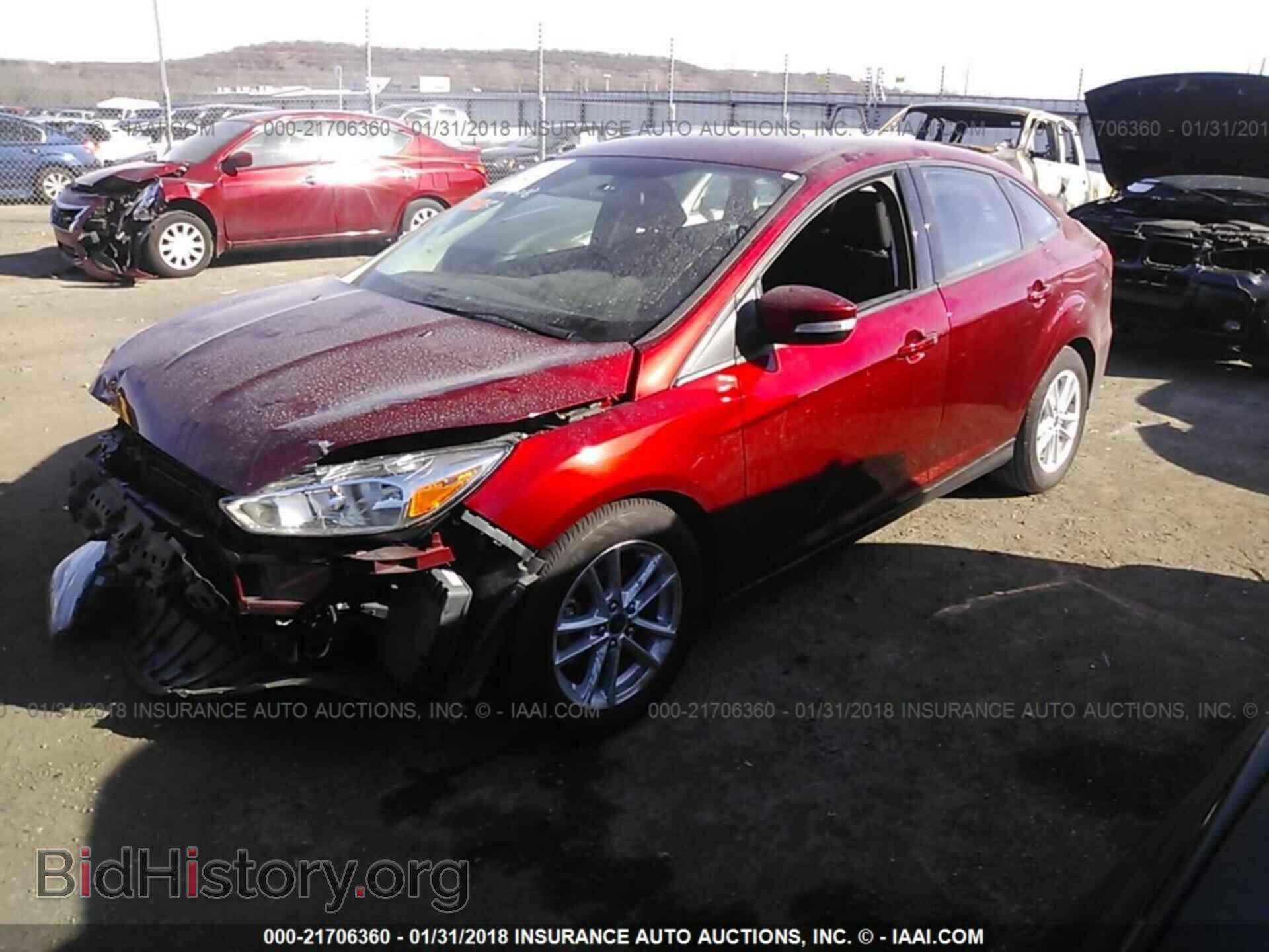 2016 Ford Focus - VIN: 1FADP3F21GL208782 - Photo 2