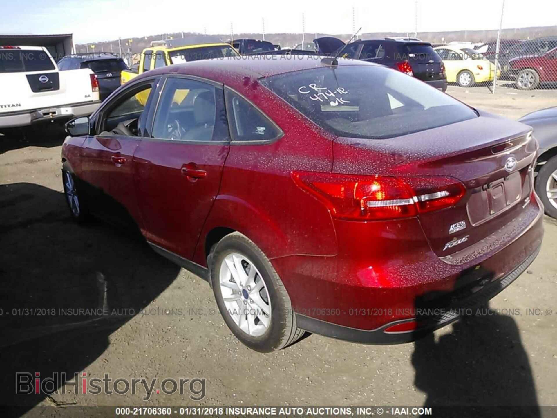 2016 Ford Focus - VIN: 1FADP3F21GL208782 - Photo 3
