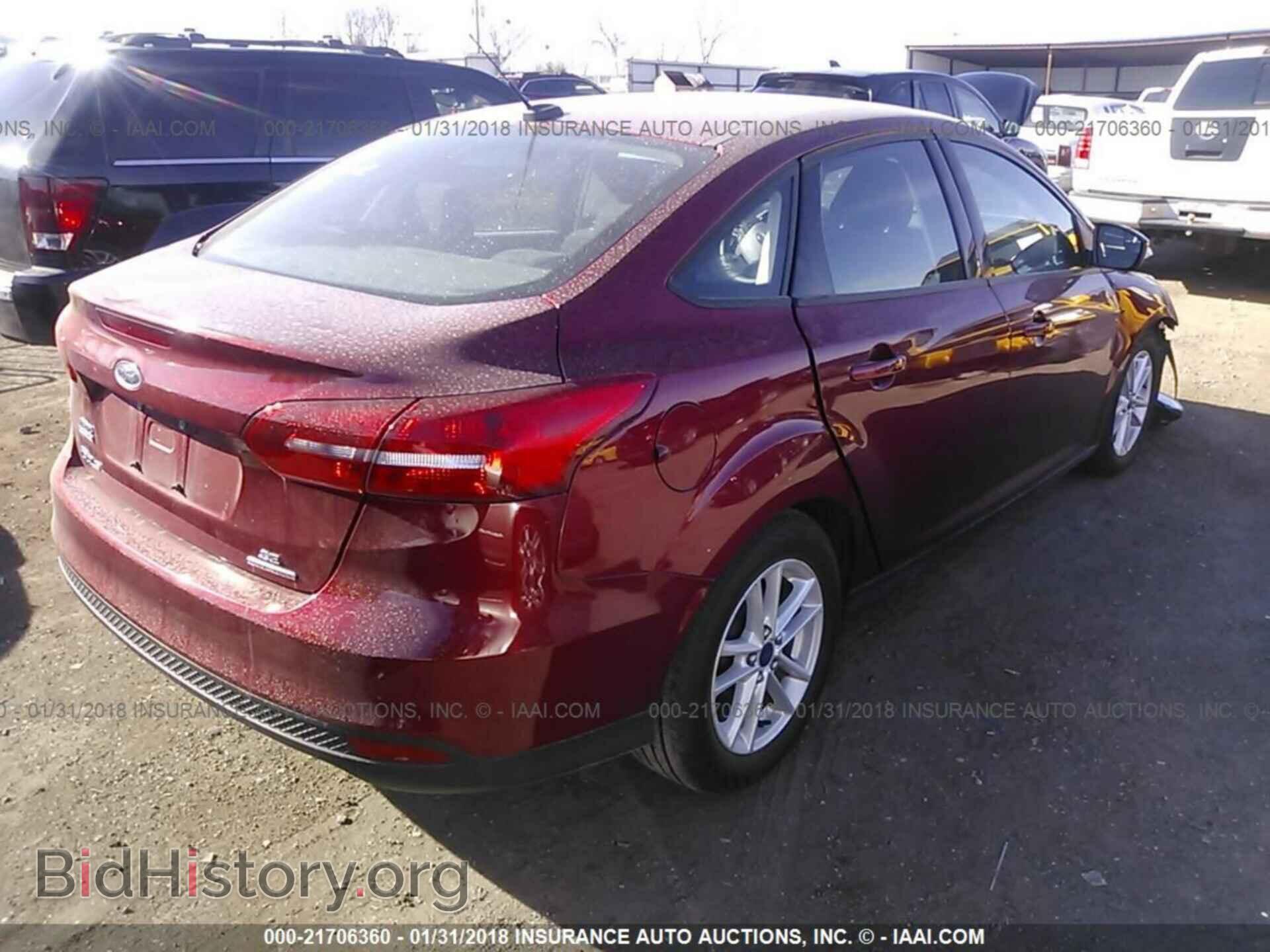 2016 Ford Focus - VIN: 1FADP3F21GL208782 - Photo 4