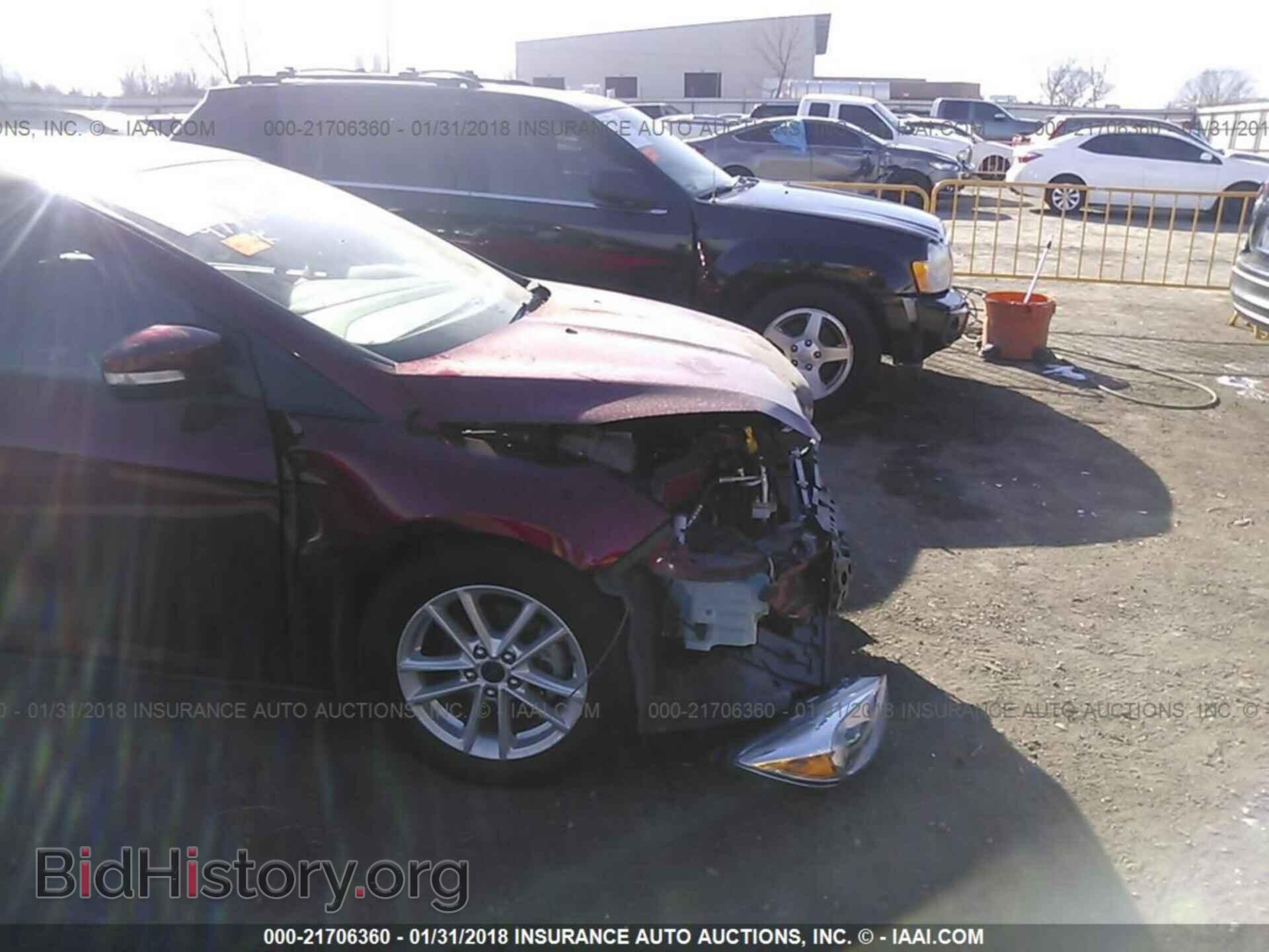 2016 Ford Focus - VIN: 1FADP3F21GL208782 - Photo 6
