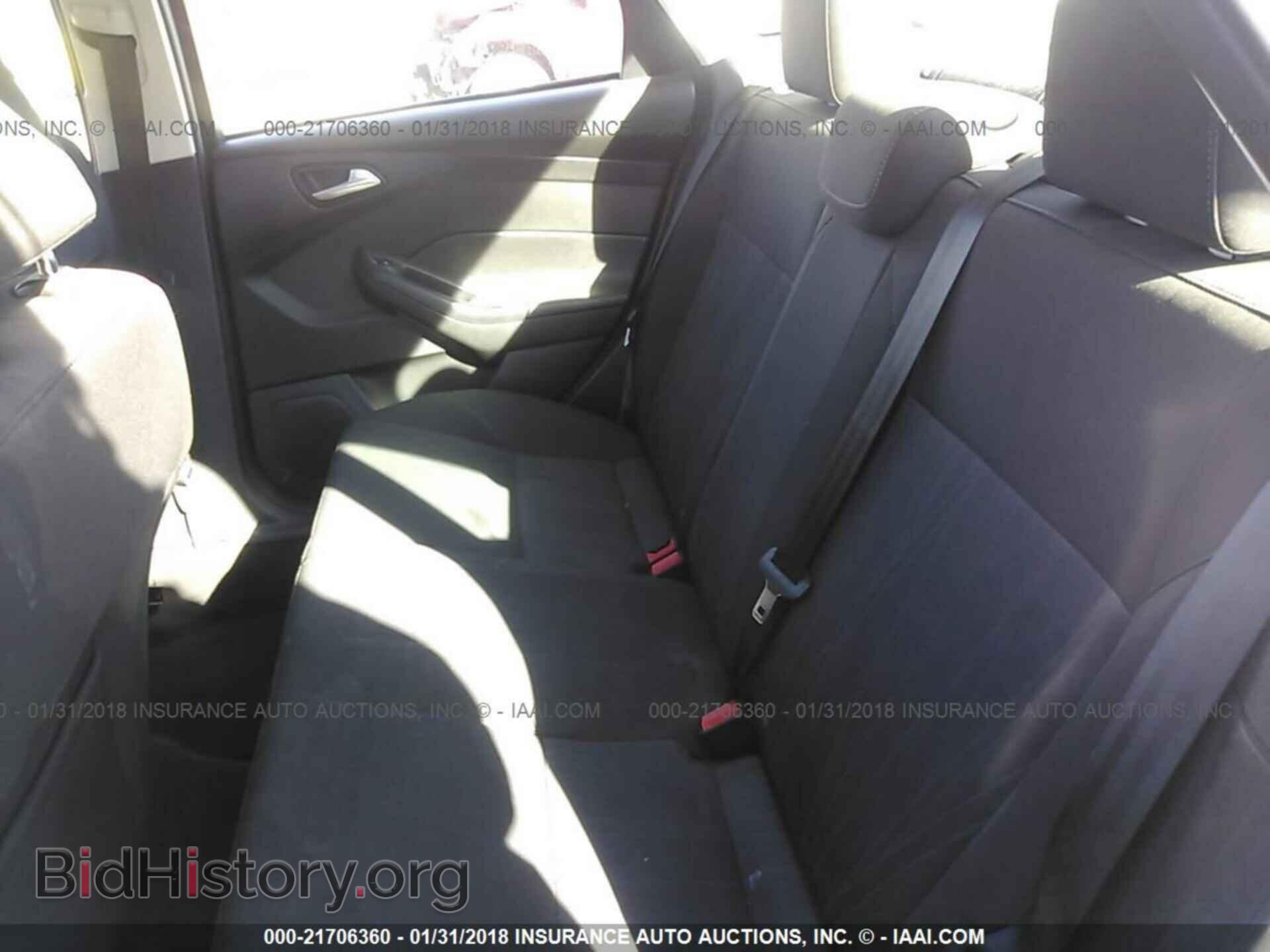 2016 Ford Focus - VIN: 1FADP3F21GL208782 - Photo 8