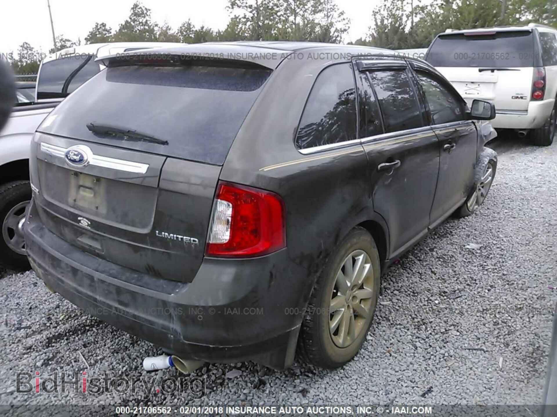 2011 Ford Edge - VIN: 2FMDK3KC8BBA27951 - Photo 4