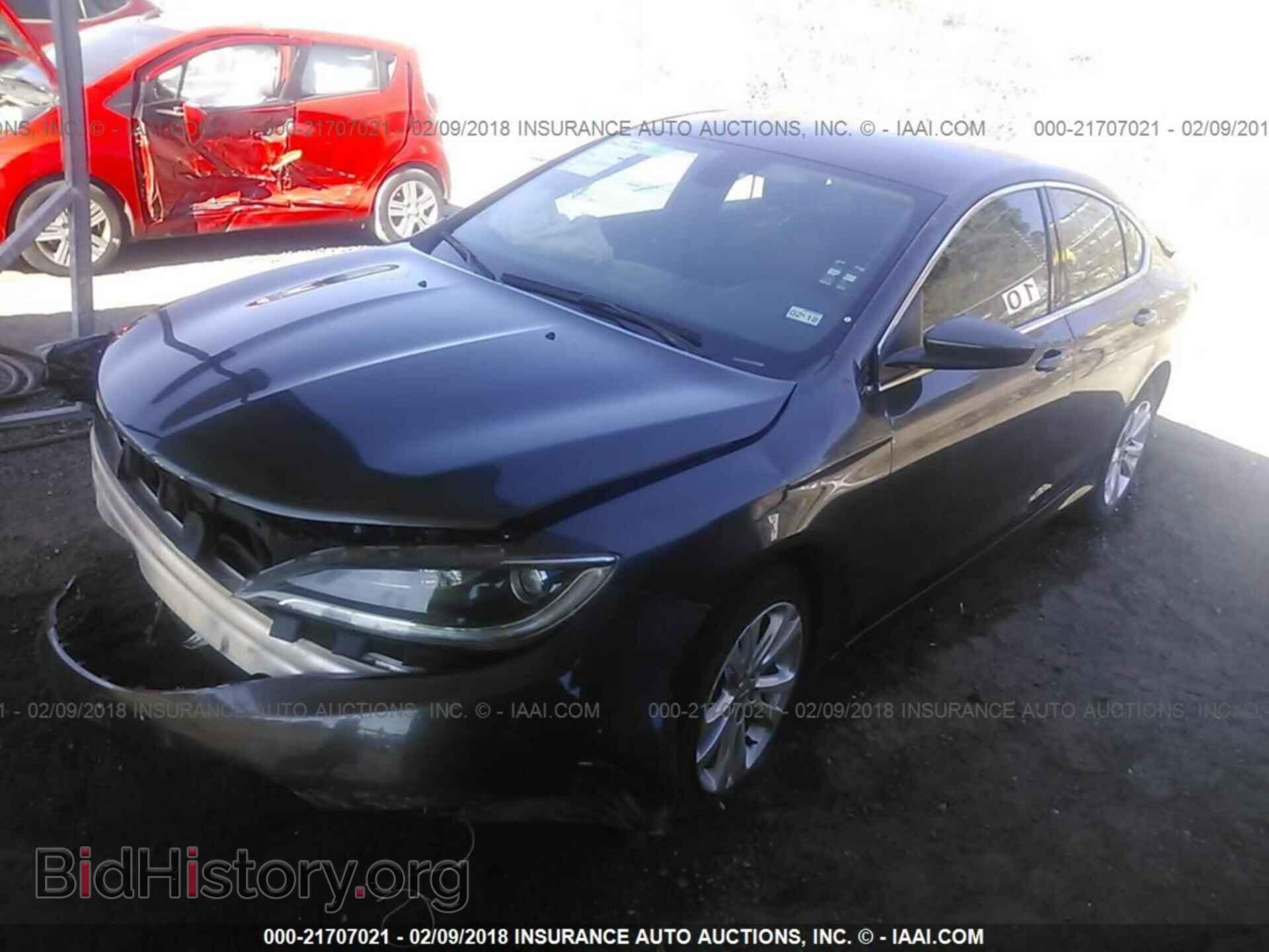 2015 Chrysler 200 - VIN: 1C3CCCAB5FN674702 - Фото 2