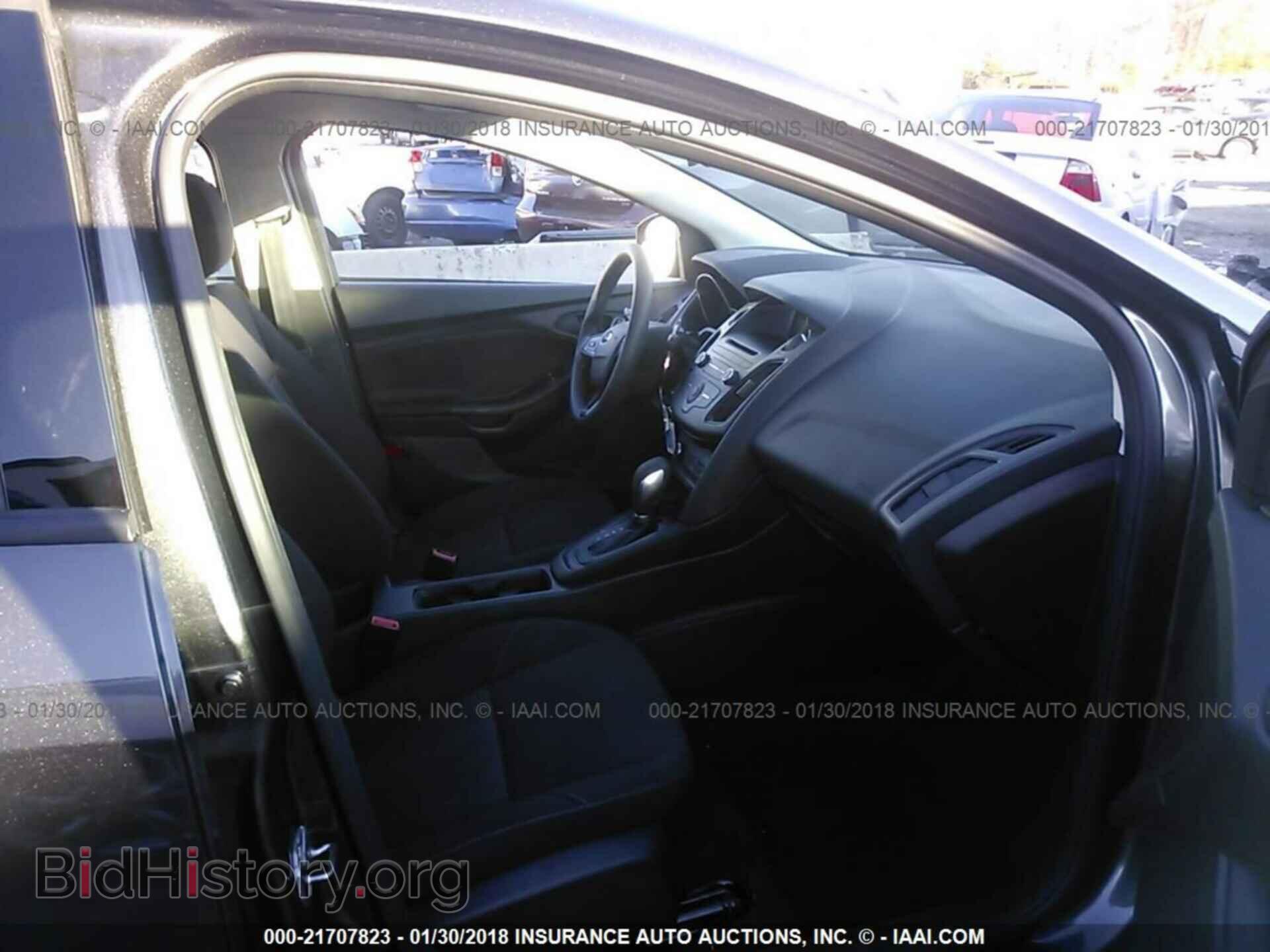 2016 Ford Focus - VIN: 1FADP3E22GL266112 - Photo 5