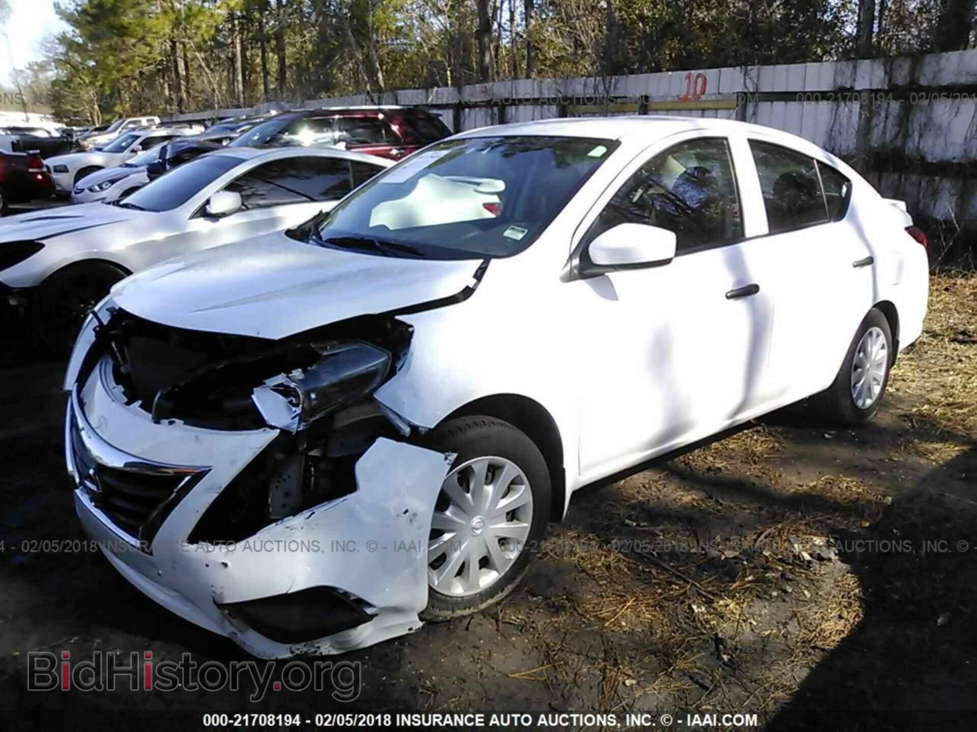 2017 Nissan Versa - VIN: 3N1CN7AP3HL832002 - Photo 2