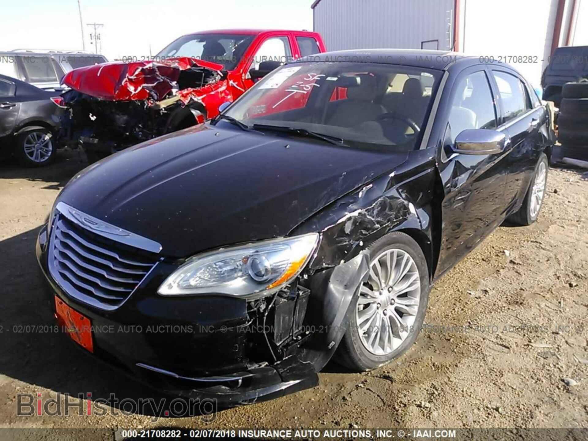 2013 Chrysler 200 - VIN: 1C3CCBCG0DN507034 - Photo 2