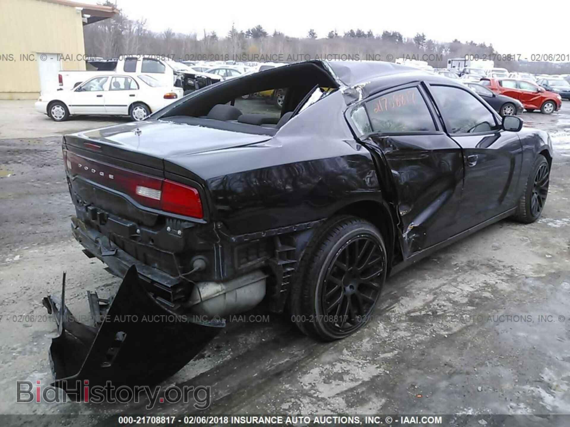 2013 Dodge Charger - VIN: 2C3CDXAT7DH722347 - Photo 4
