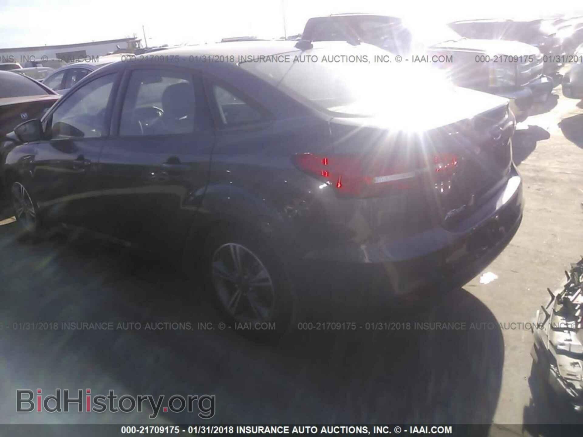 2016 Ford Focus - VIN: 1FADP3FE2GL212205 - Фото 3