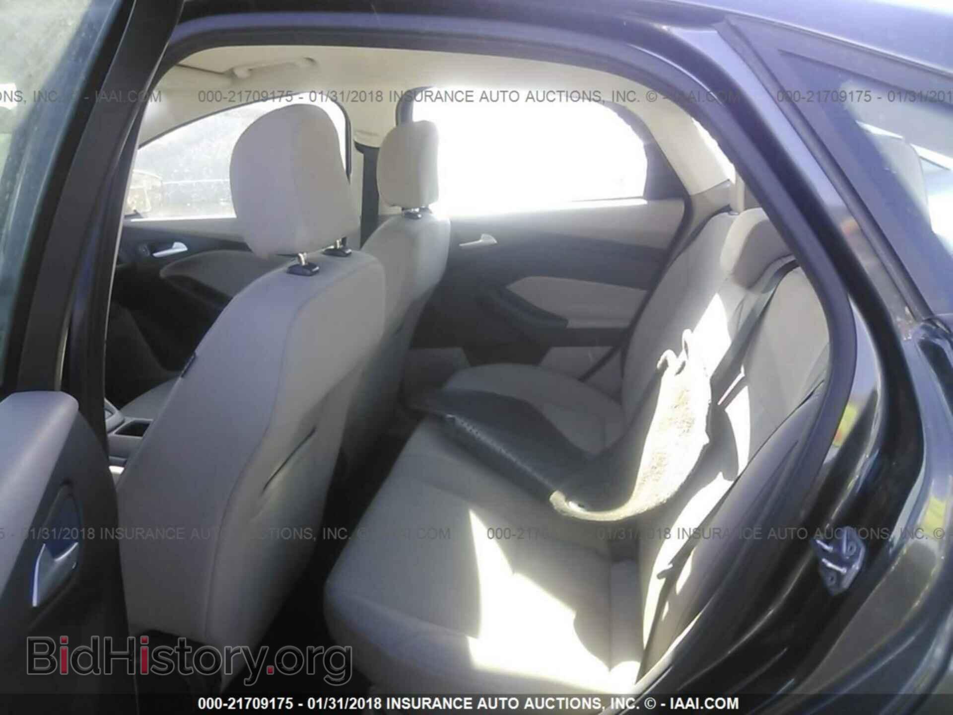 2016 Ford Focus - VIN: 1FADP3FE2GL212205 - Фото 8
