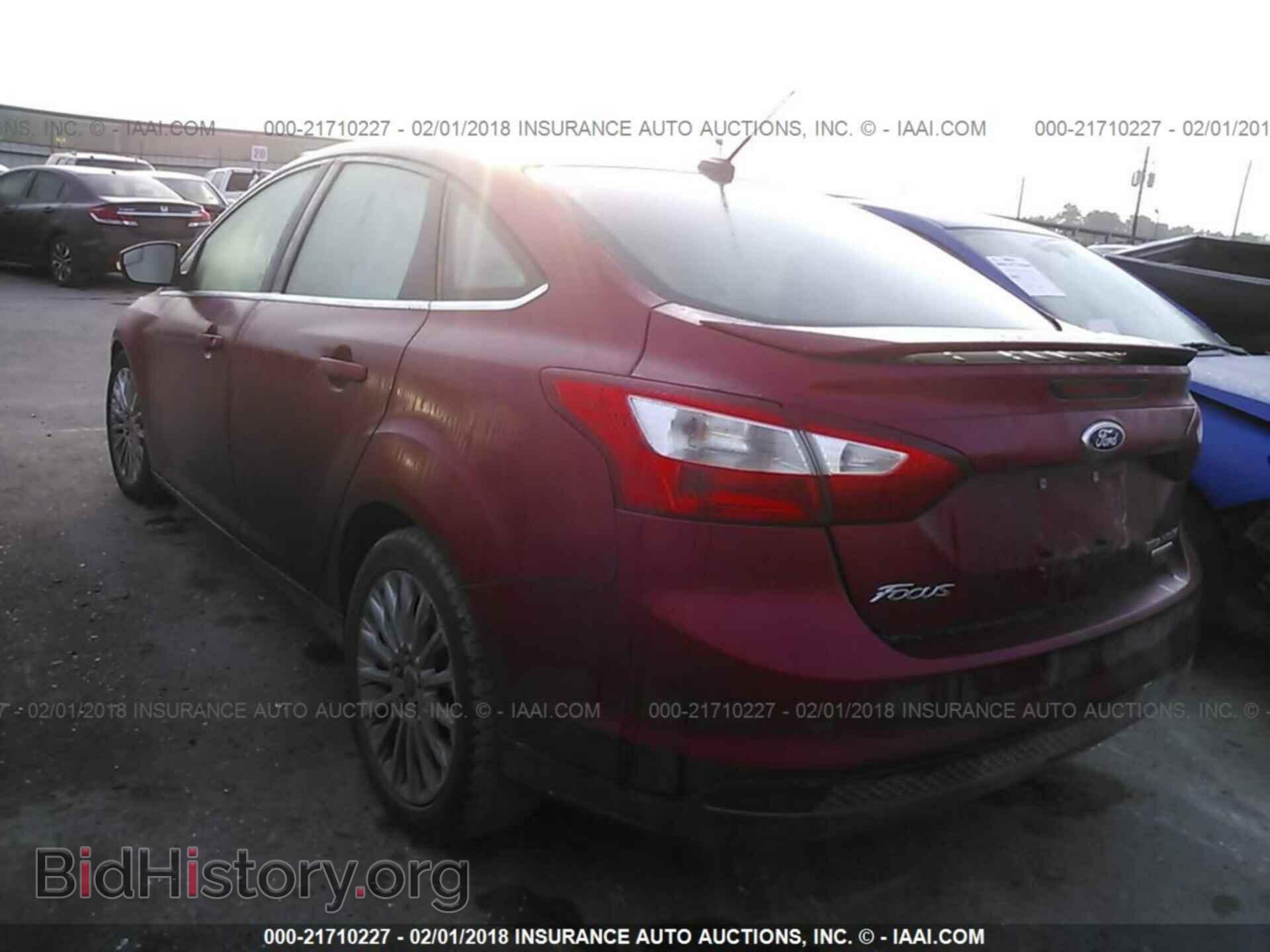 2012 Ford Focus - VIN: 1FAHP3J23CL475988 - Photo 3