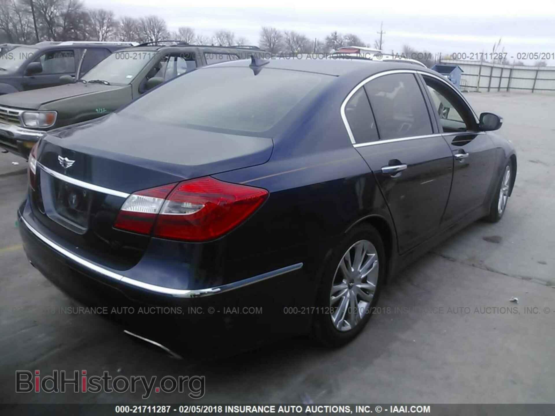 2012 Hyundai Genesis - VIN: KMHGC4DD3CU159663 - Фото 4