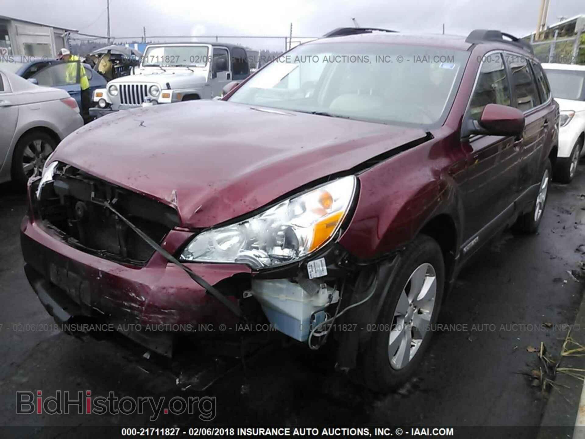 2011 Subaru Outback - VIN: 4S4BRBKC5B3373923 - Фото 2