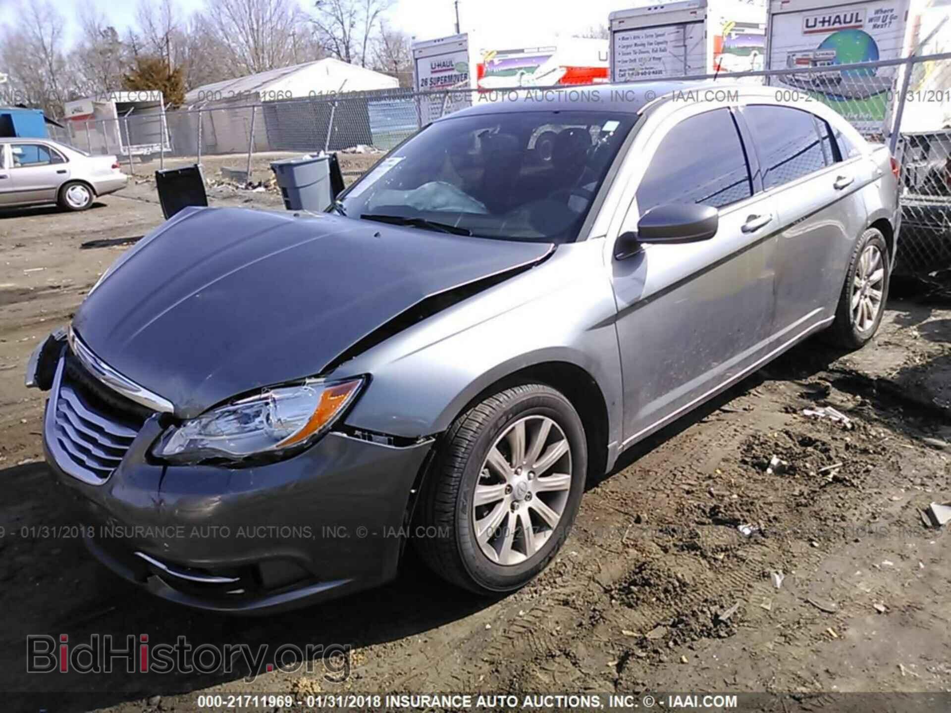 2013 Chrysler 200 - VIN: 1C3CCBBB4DN614755 - Photo 2