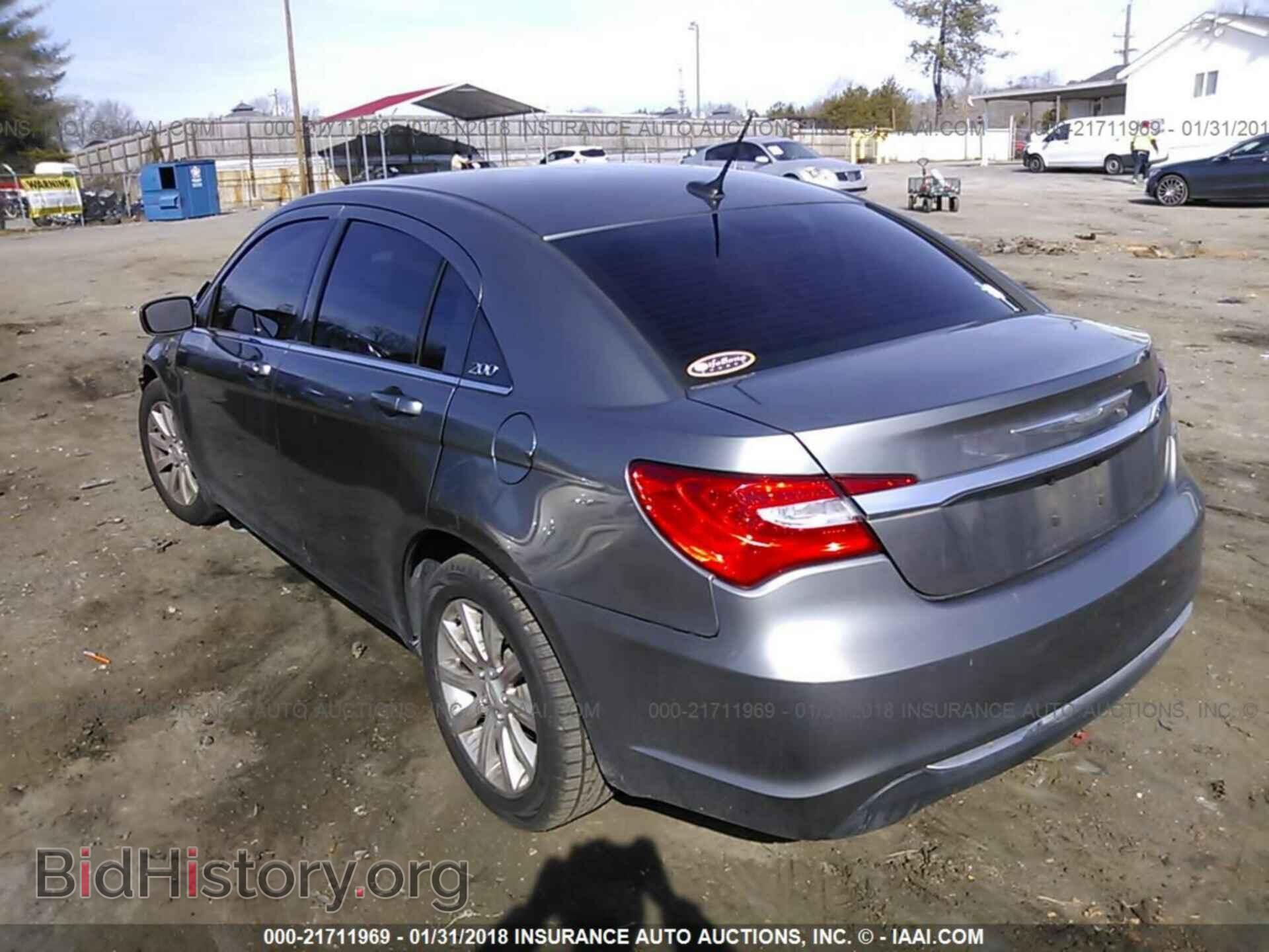 2013 Chrysler 200 - VIN: 1C3CCBBB4DN614755 - Photo 3