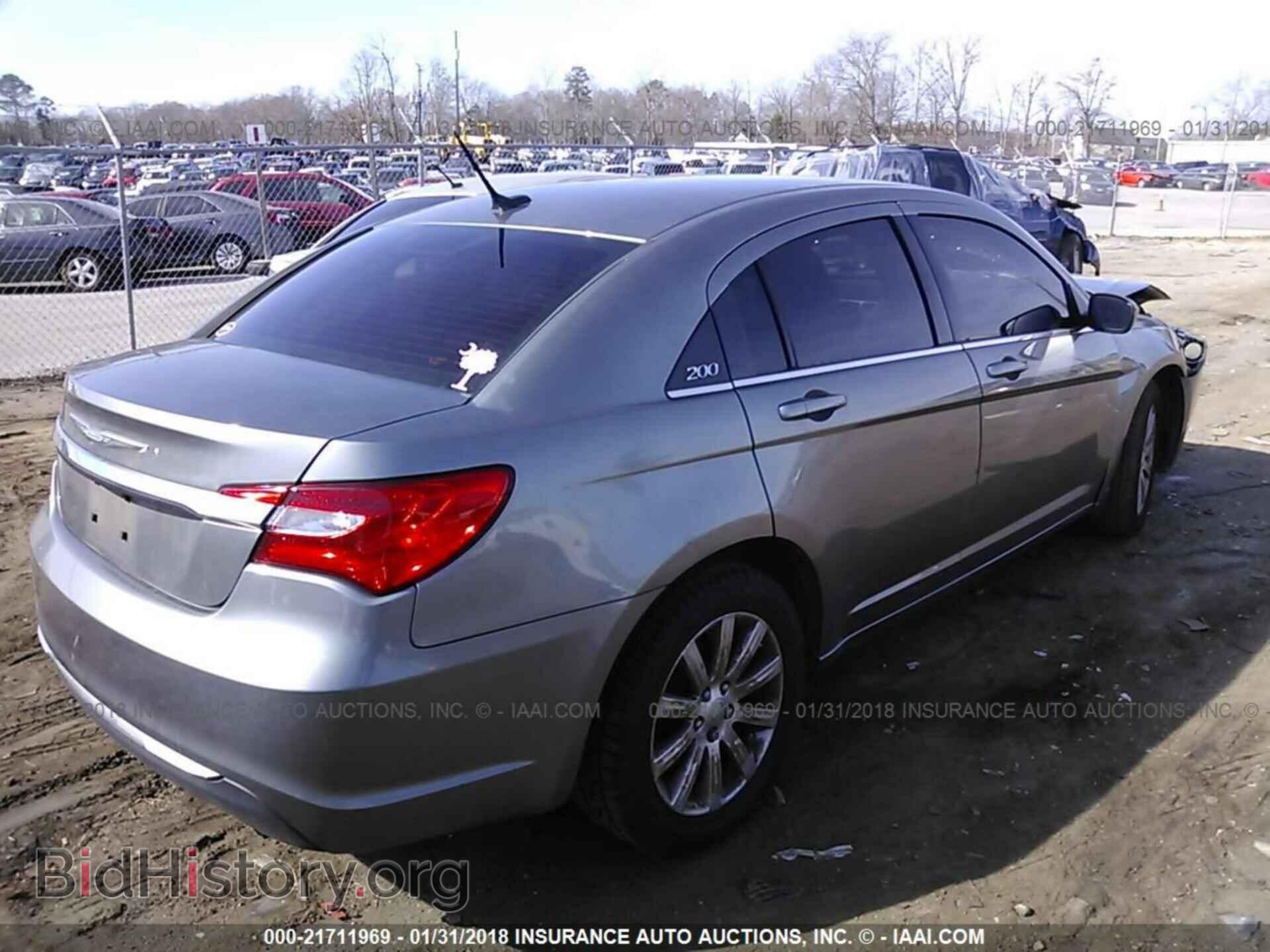 2013 Chrysler 200 - VIN: 1C3CCBBB4DN614755 - Photo 4