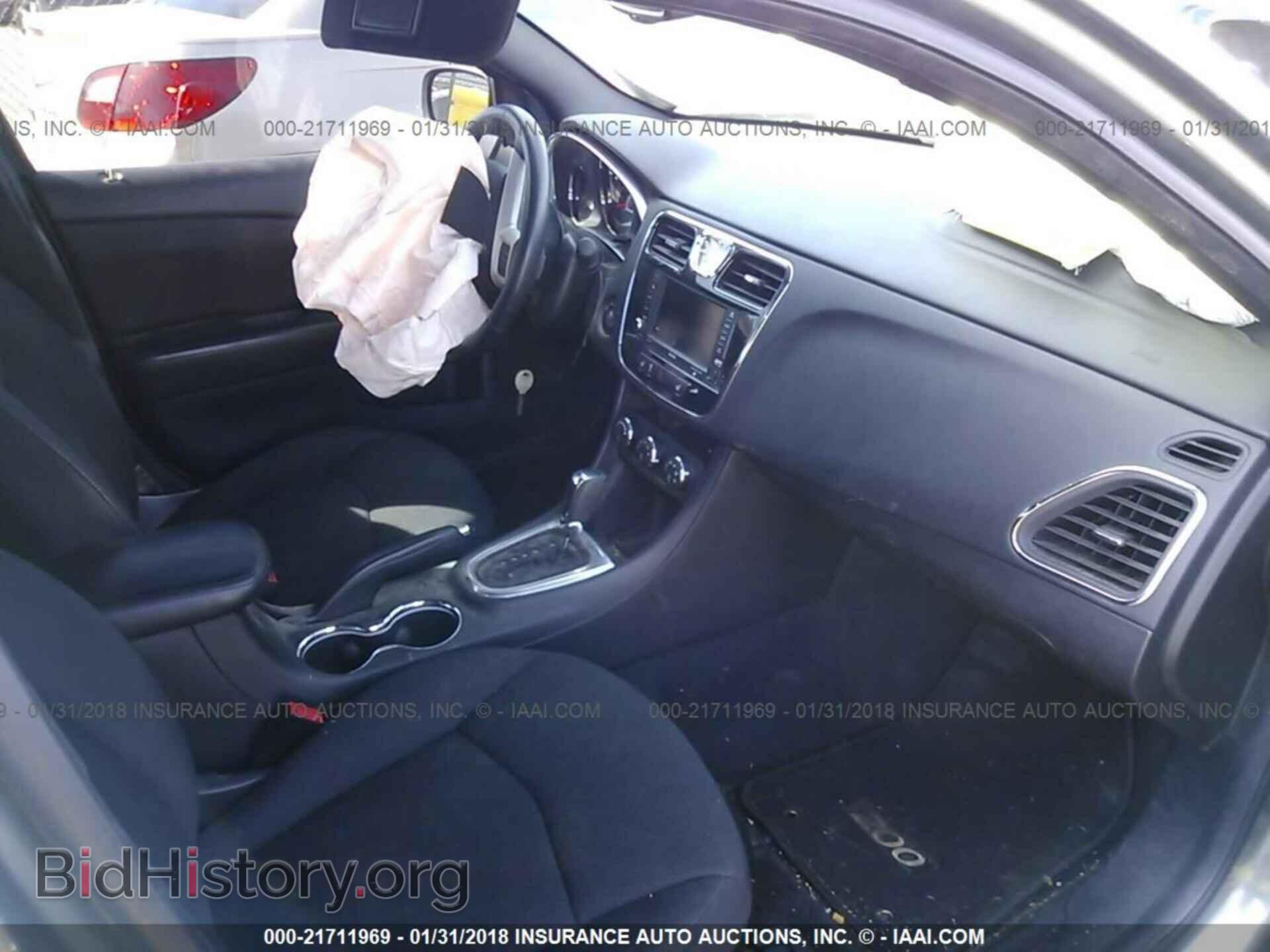 2013 Chrysler 200 - VIN: 1C3CCBBB4DN614755 - Photo 5