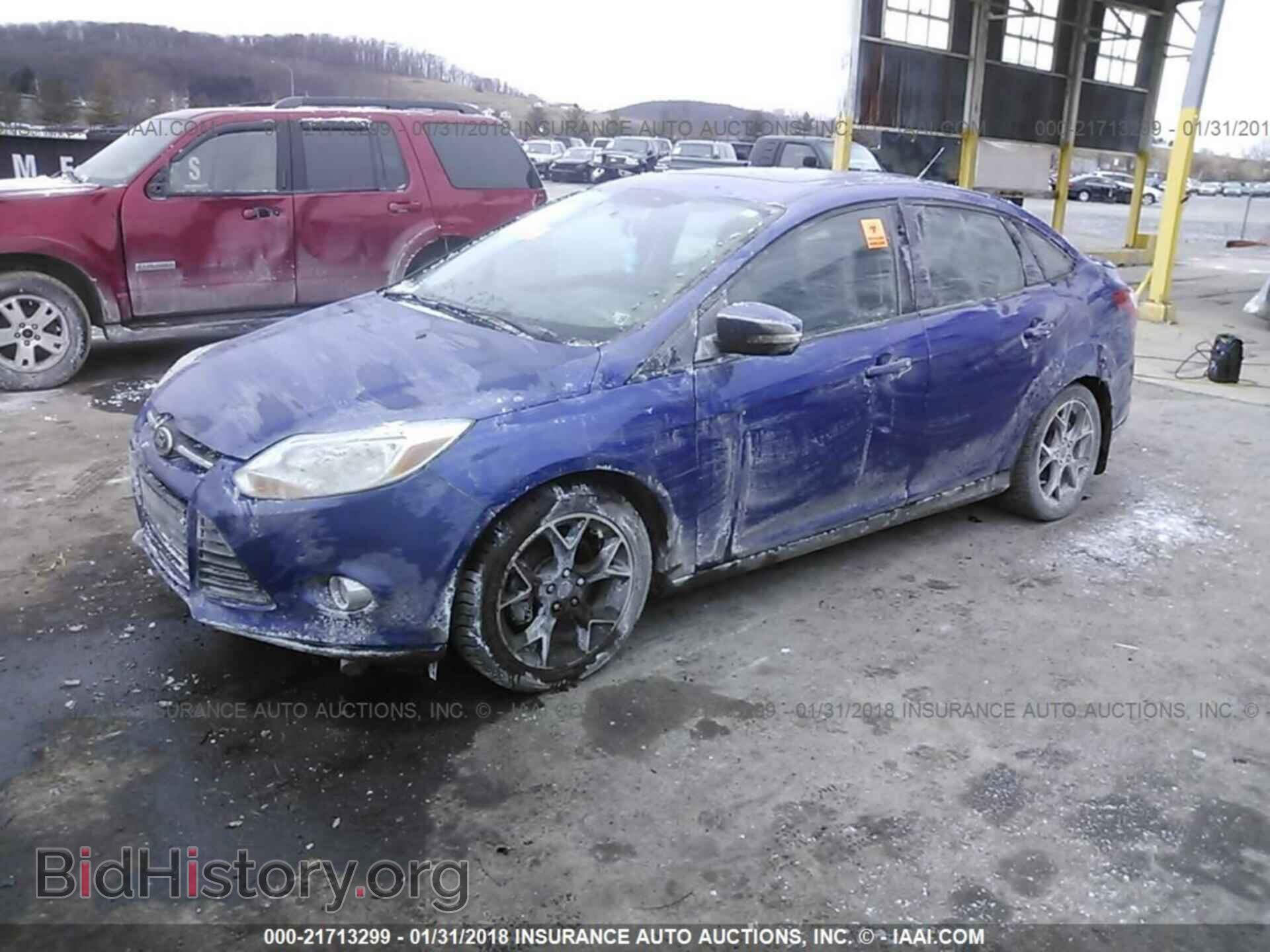 2013 Ford Focus - VIN: 1FADP3F29DL182461 - Photo 2
