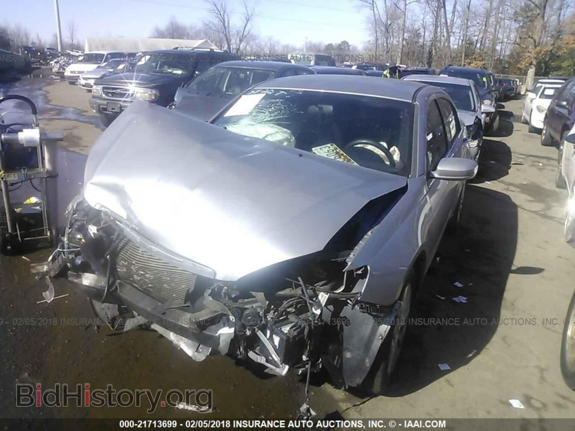 2013 Chrysler 200 - VIN: 1C3CCBAB2DN685812 - Photo 2
