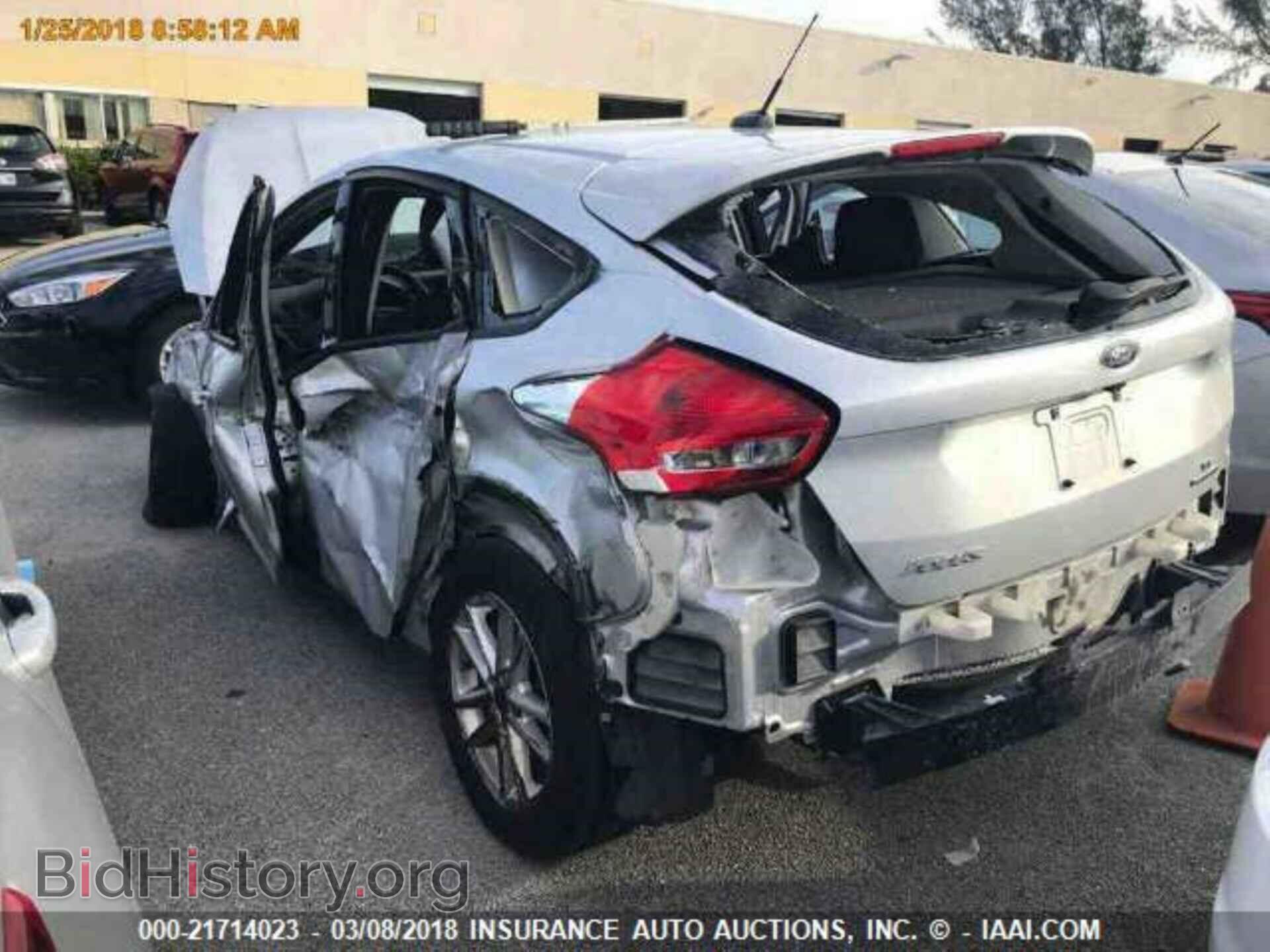 2016 Ford Focus - VIN: 1FADP3K20GL291403 - Photo 3