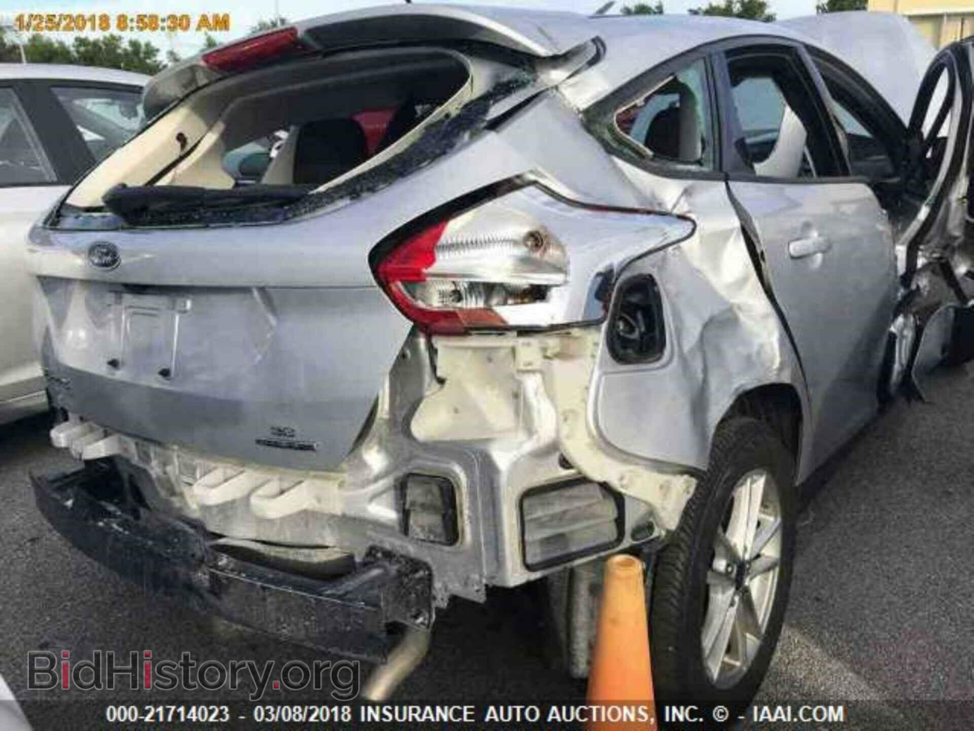 2016 Ford Focus - VIN: 1FADP3K20GL291403 - Photo 4