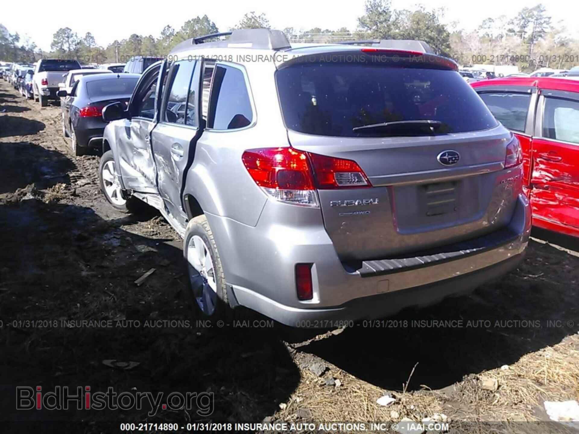 2011 Subaru Outback - VIN: 4S4BRBCC4B3323786 - Фото 3
