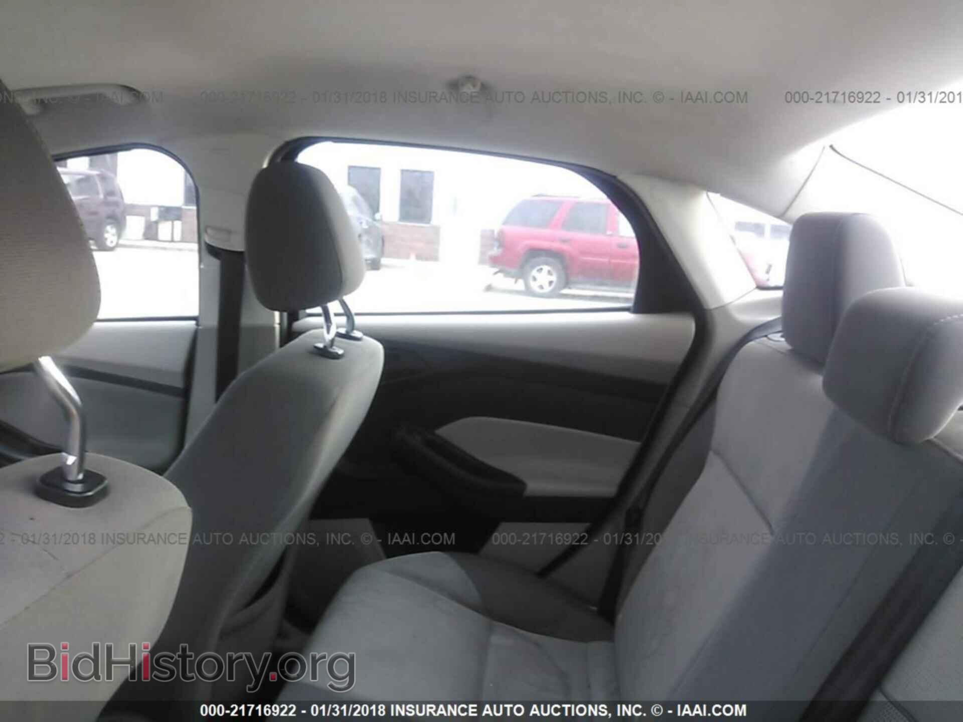 2012 Ford Focus - VIN: 1FAHP3F26CL115770 - Photo 8