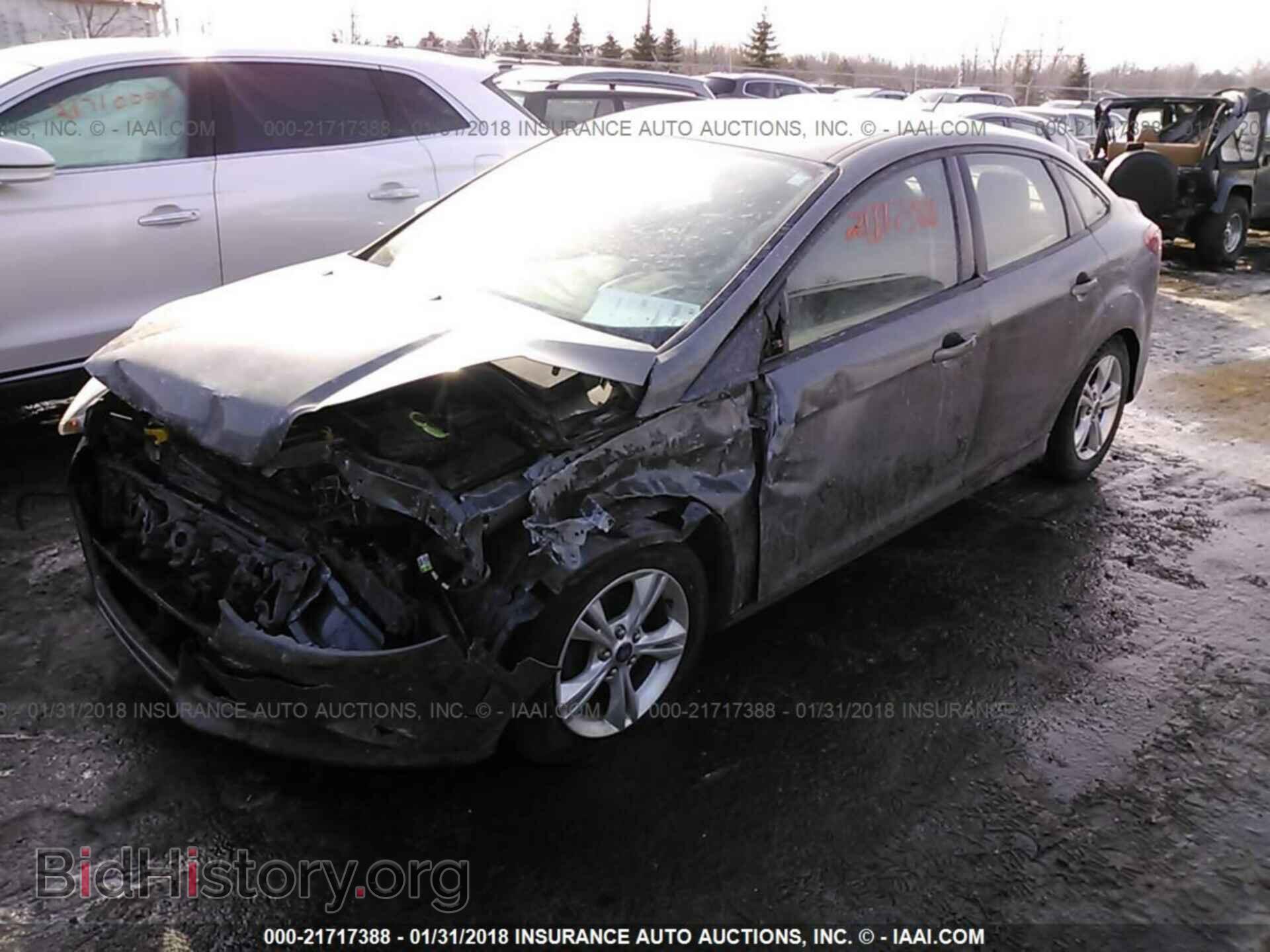 2014 Ford Focus - VIN: 1FADP3F27EL246112 - Фото 2