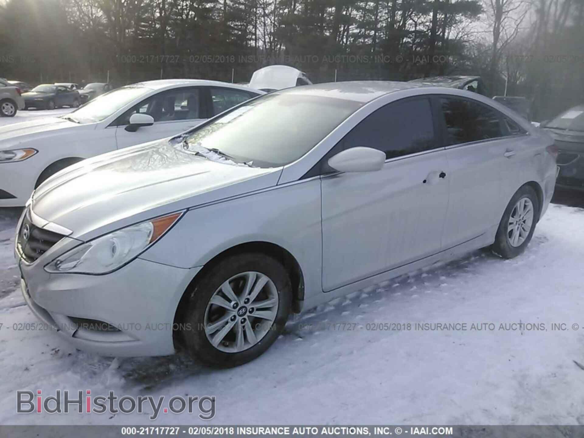 2012 Hyundai Sonata - VIN: 5NPEB4AC4CH312958 - Photo 2