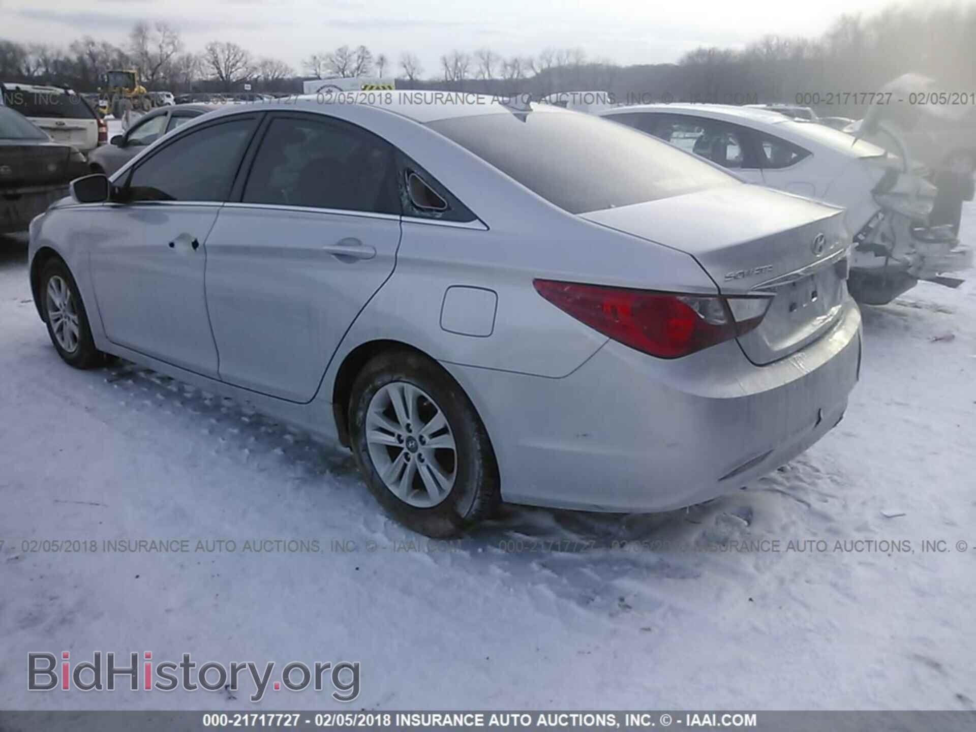 2012 Hyundai Sonata - VIN: 5NPEB4AC4CH312958 - Photo 3